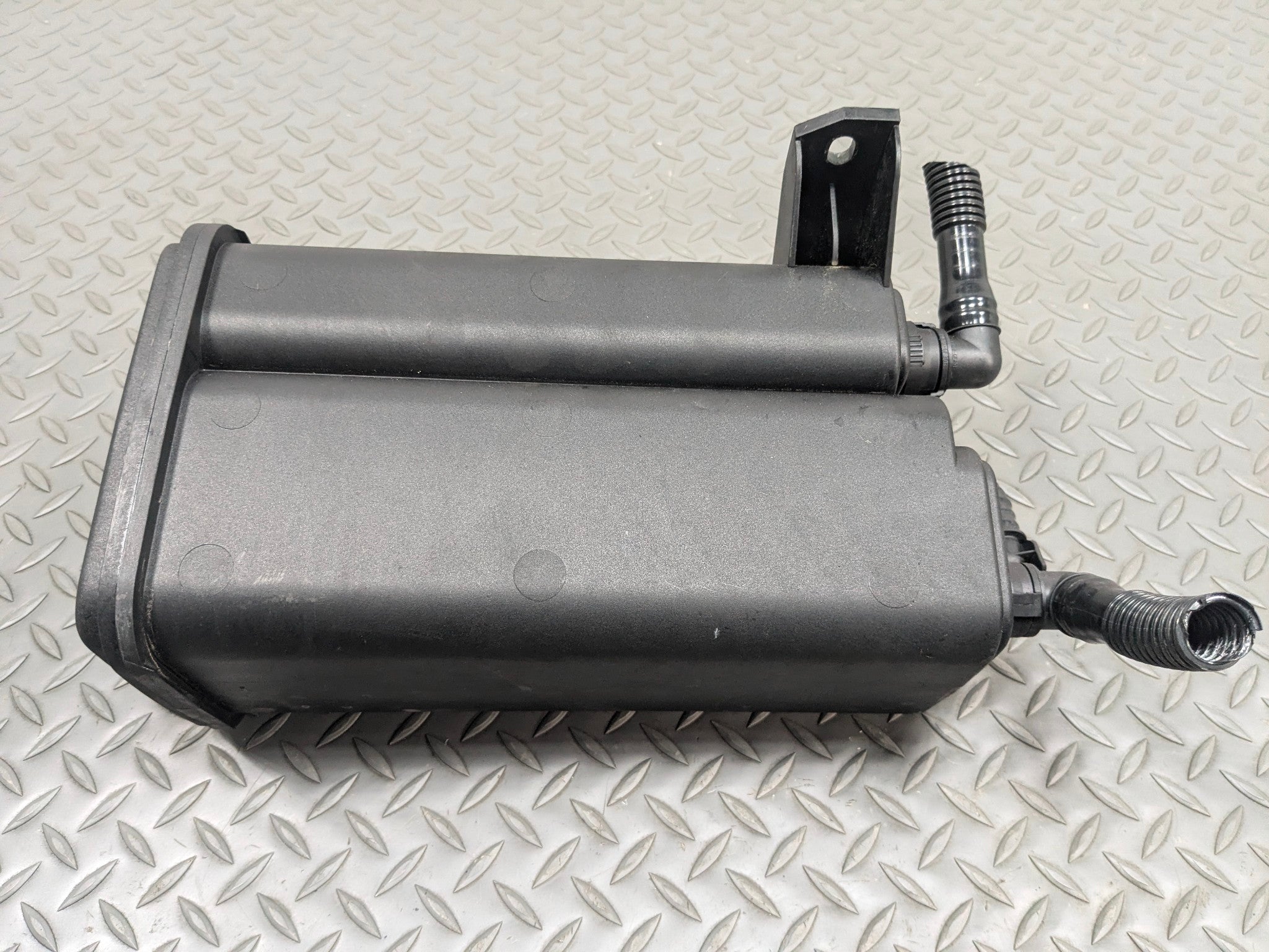 2003 - 2005 LAND ROVER RANGE ROVER OEM FUEL VAPOR EVAPORATOR CHARCOAL CANISTER