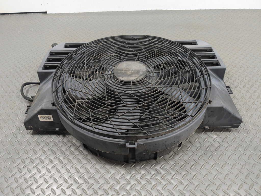 03 - 05 LAND ROVER RANGE ROVER OEM ELECTRIC COOLING MOTOR FAN BLADE WITH SHROUD