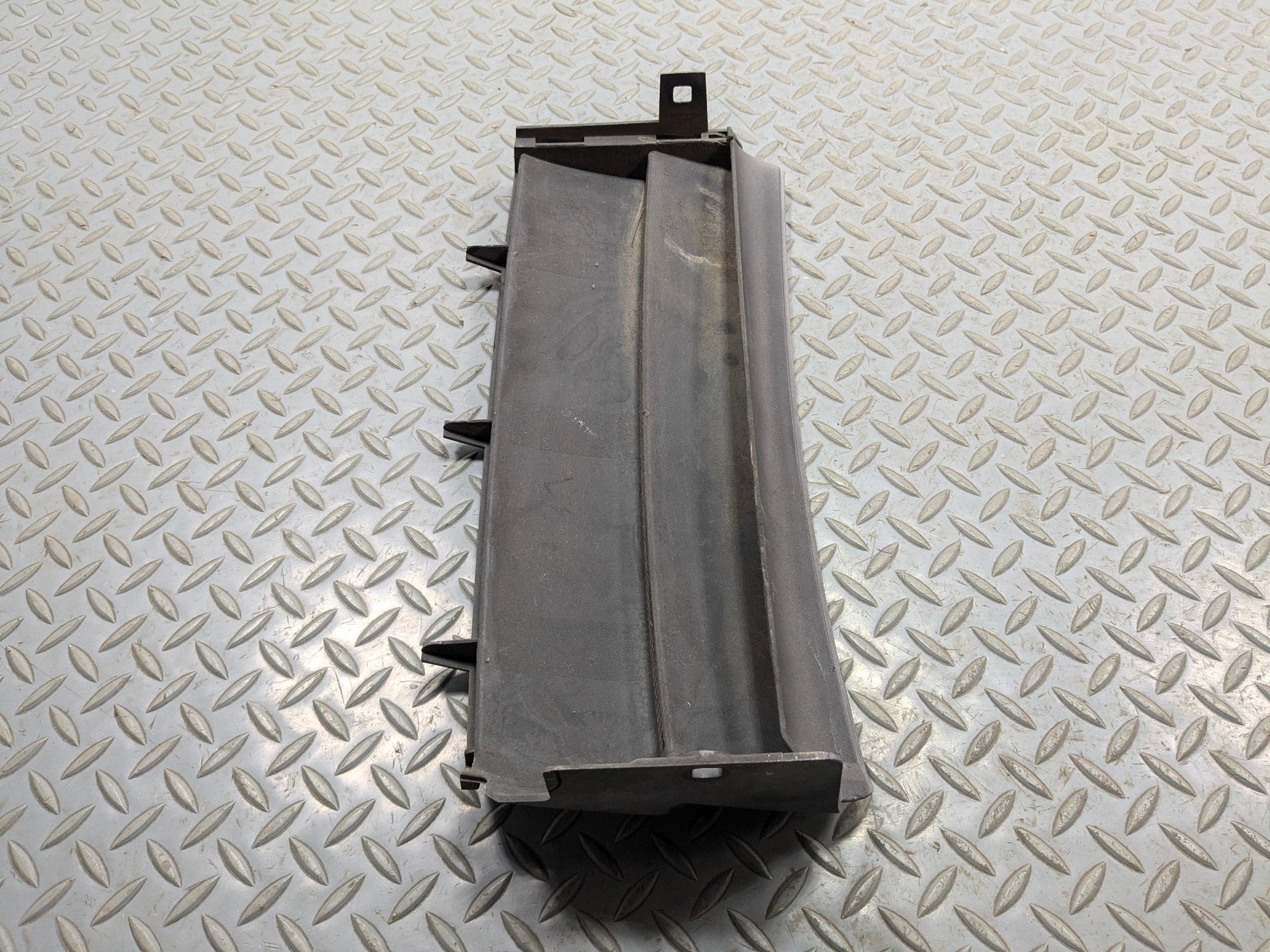 2003 - 2005 LAND ROVER RANGE ROVER OEM FENDER GRILLE VENT TRIM FRONT LEFT SIDE