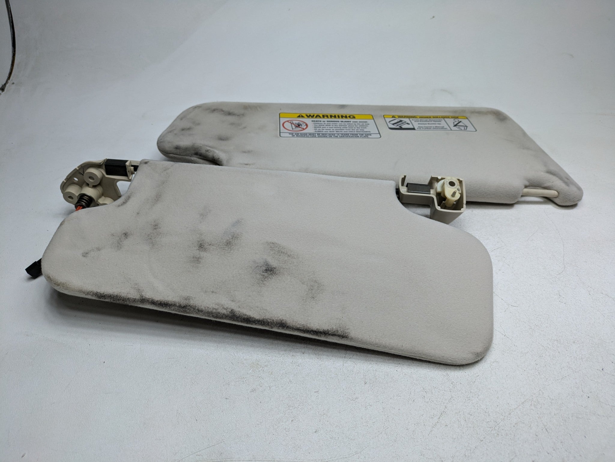 03 - 05 LAND ROVER RANGE ROVER OEM SUN VISOR WITH LIGHT FRONT LEFT DRIVER SIDE