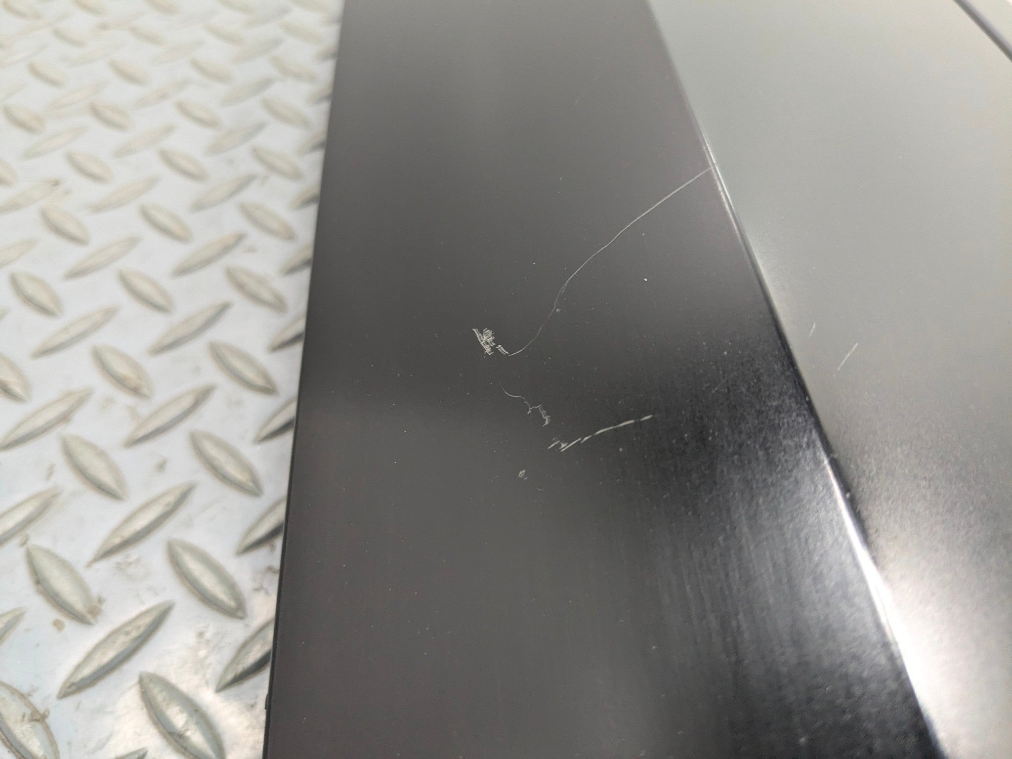 2003 - 2005 LAND ROVER RANGE ROVER OEM TAIL GATE D PILLAR TRIM COVER RIGHT SIDE