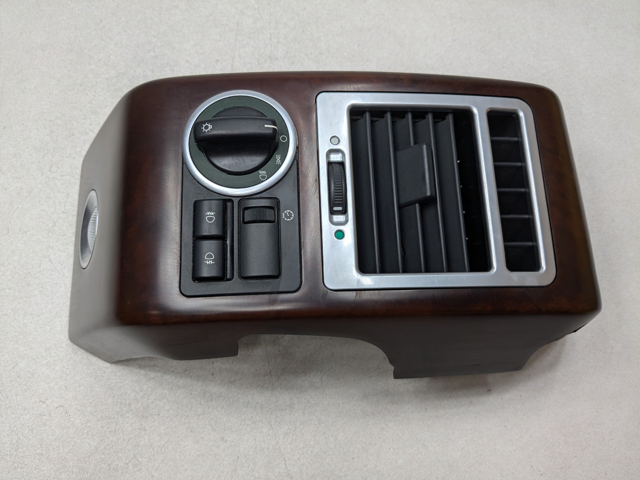 03 - 05 LAND ROVER RANGE ROVER OEM AC AIR VENT HEADLIGHT SWITCH FRONT LEFT SIDE