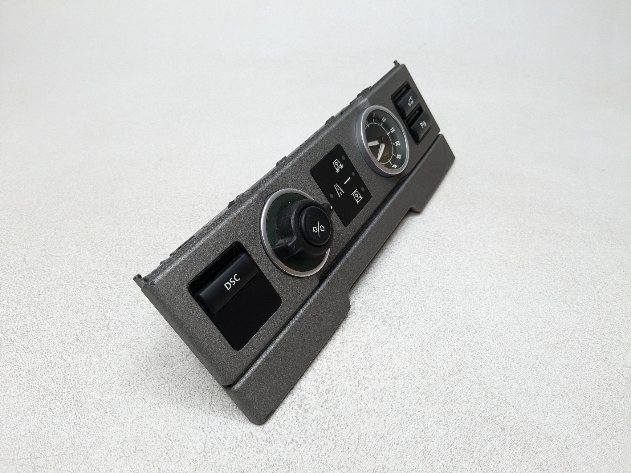 03 - 05 LAND ROVER RANGE ROVER OEM CENTER CLOCK PANEL DSC SWITCH CONTROL POWER