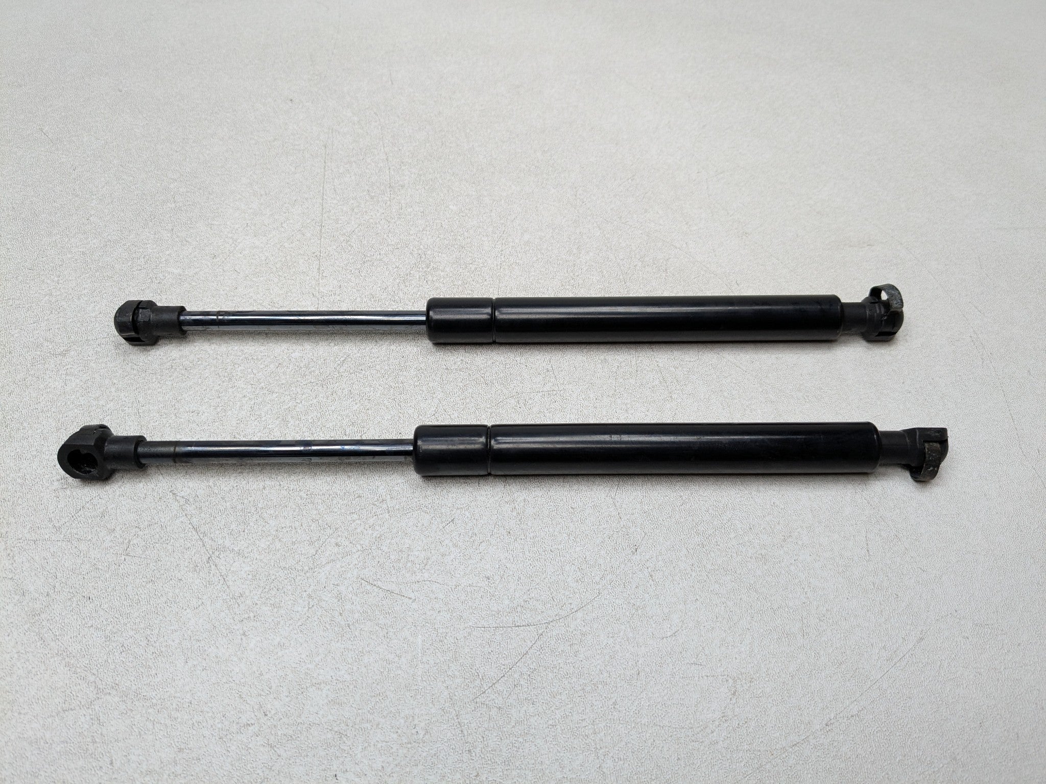 2003 - 2005 LAND ROVER RANGE ROVER OEM HOOD BONNET LIFT SUPPORT SHOCK STRUT
