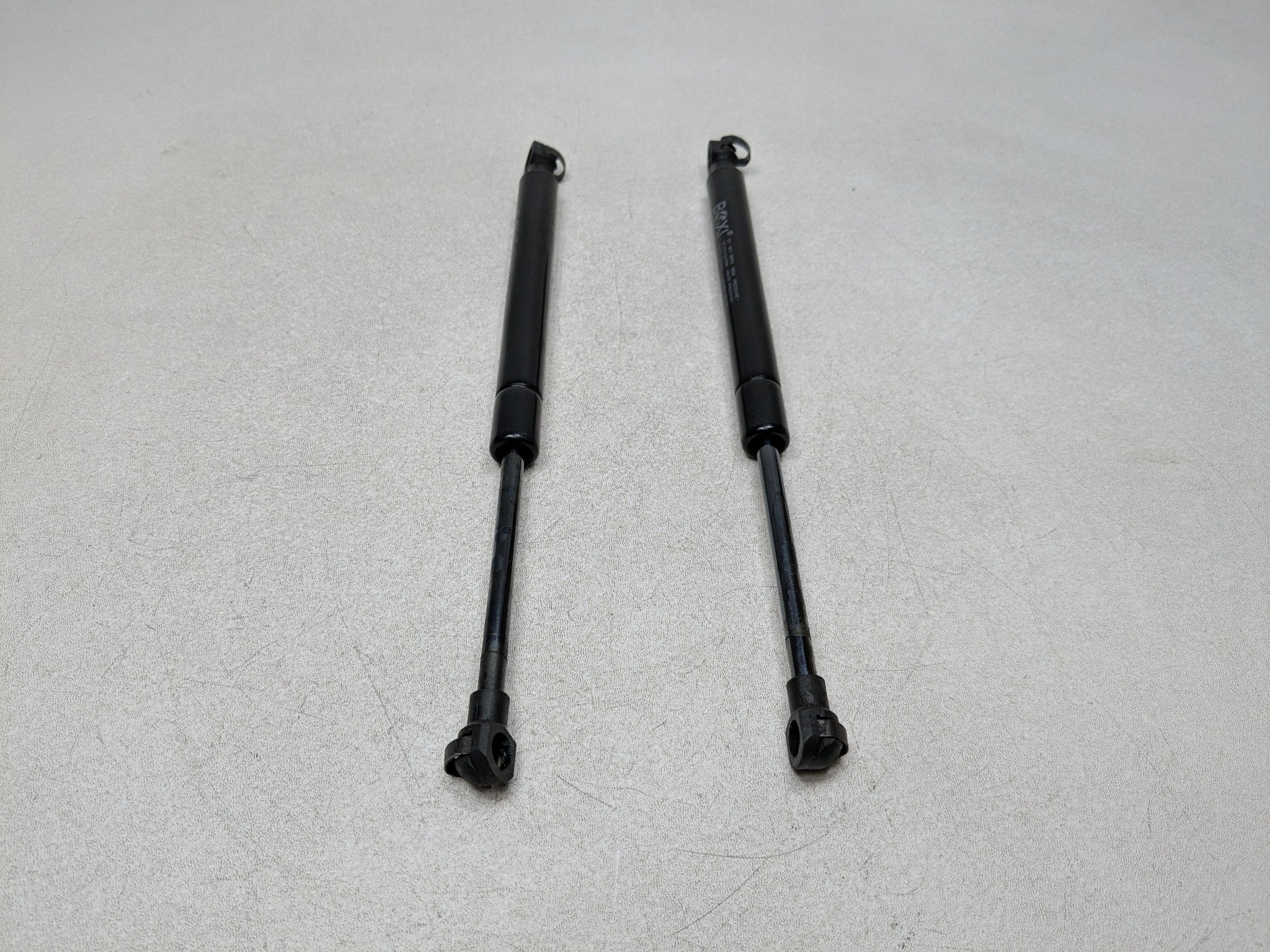 2003 - 2005 LAND ROVER RANGE ROVER OEM HOOD BONNET LIFT SUPPORT SHOCK STRUT