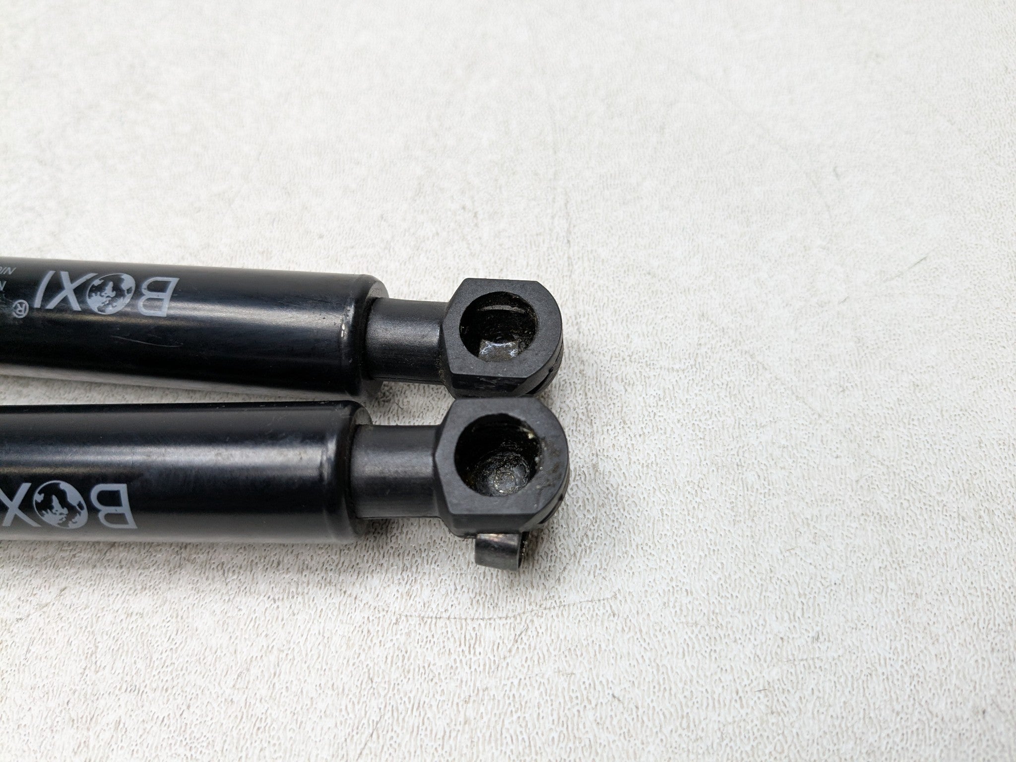 2003 - 2005 LAND ROVER RANGE ROVER OEM HOOD BONNET LIFT SUPPORT SHOCK STRUT