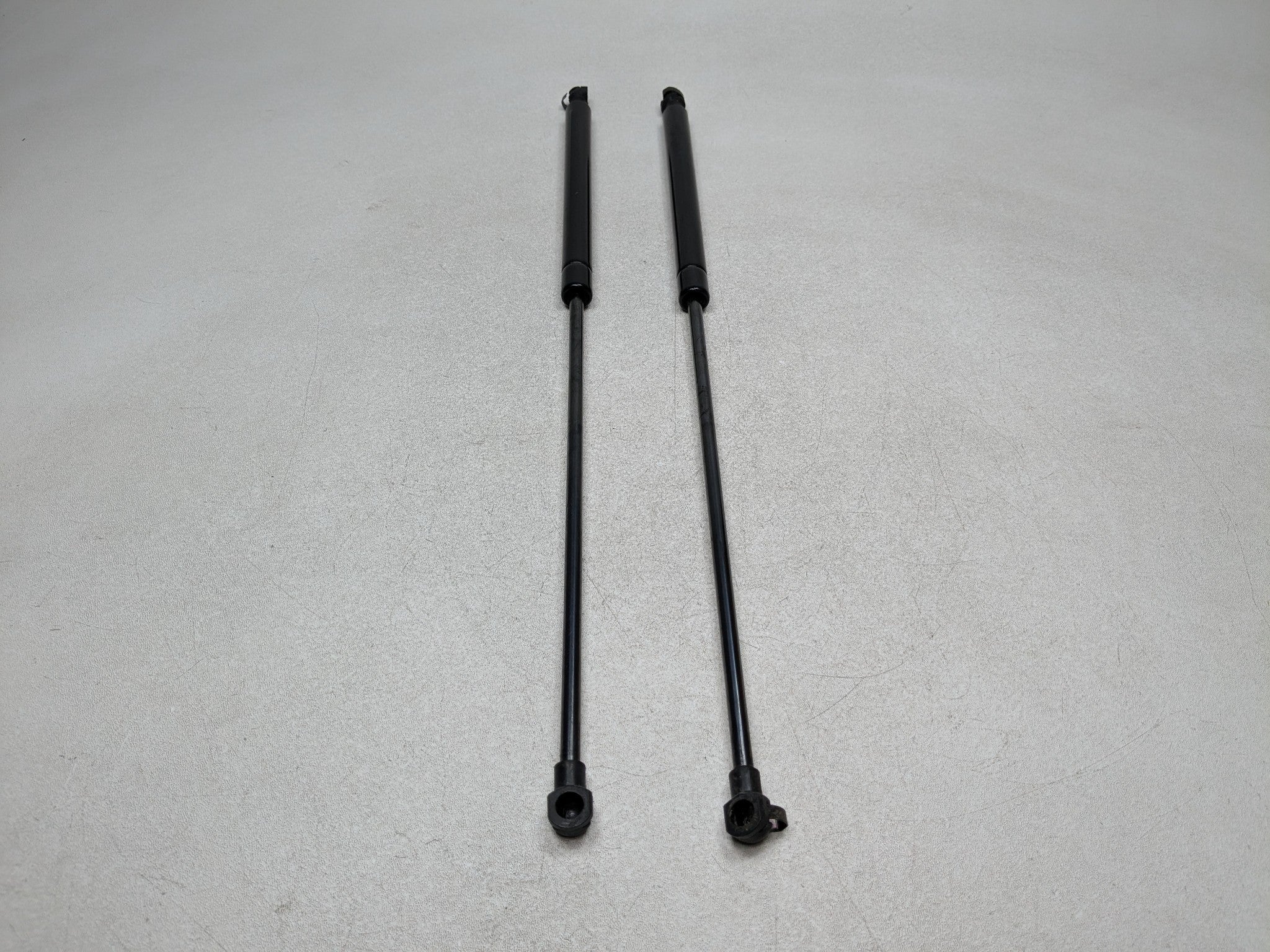 03 - 05 LAND ROVER RANGE ROVER OEM LIFT SUPPORT SHOCK STRUT SET TAILGATE TRUNK