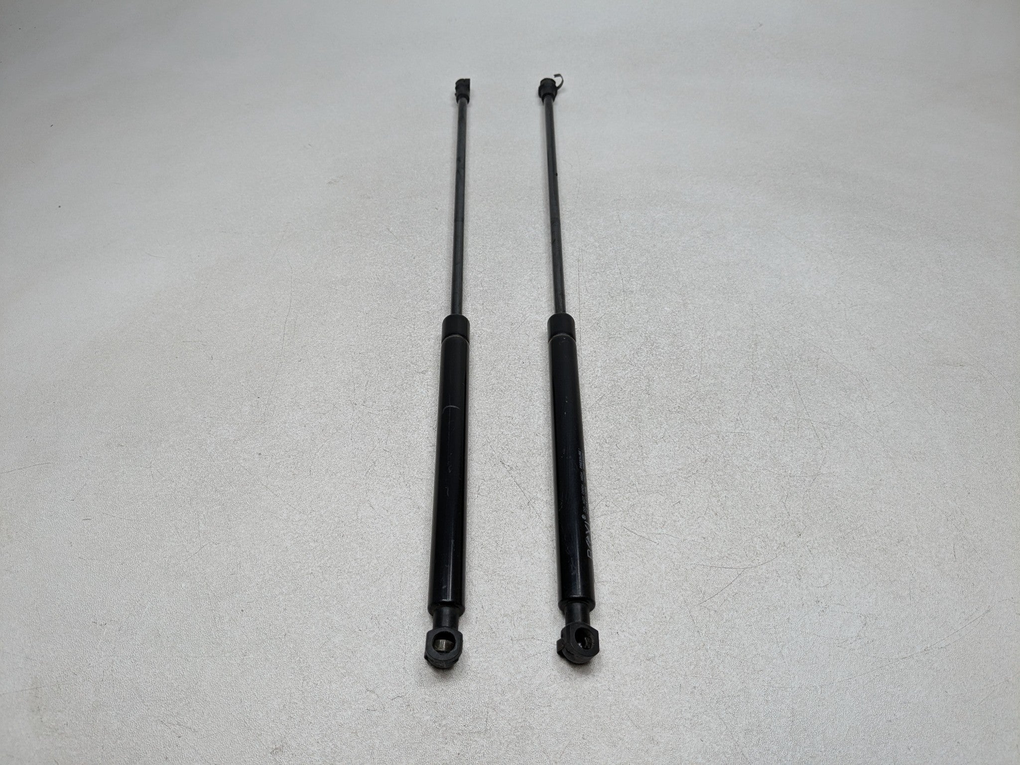 03 - 05 LAND ROVER RANGE ROVER OEM LIFT SUPPORT SHOCK STRUT SET TAILGATE TRUNK
