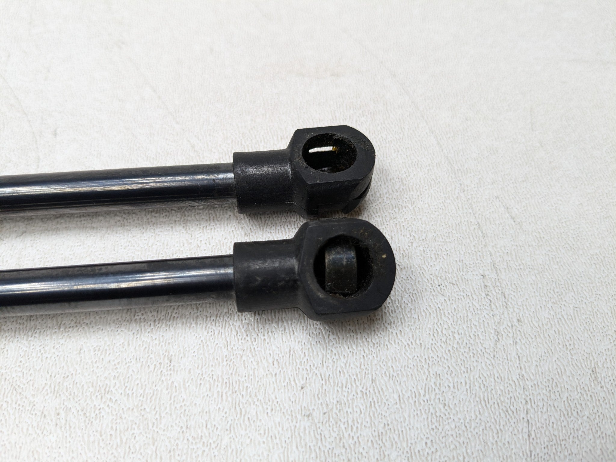 03 - 05 LAND ROVER RANGE ROVER OEM LIFT SUPPORT SHOCK STRUT SET TAILGATE TRUNK