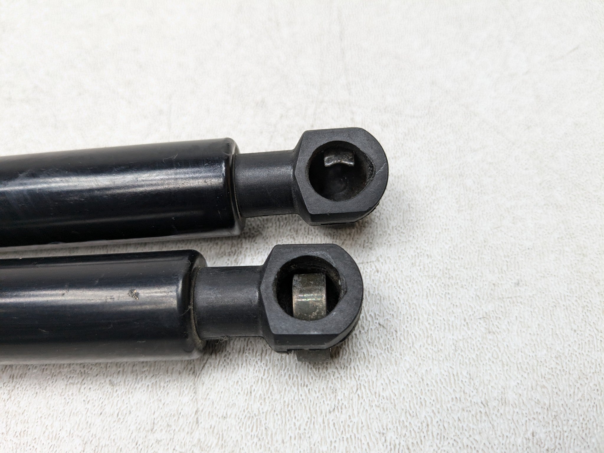 03 - 05 LAND ROVER RANGE ROVER OEM LIFT SUPPORT SHOCK STRUT SET TAILGATE TRUNK