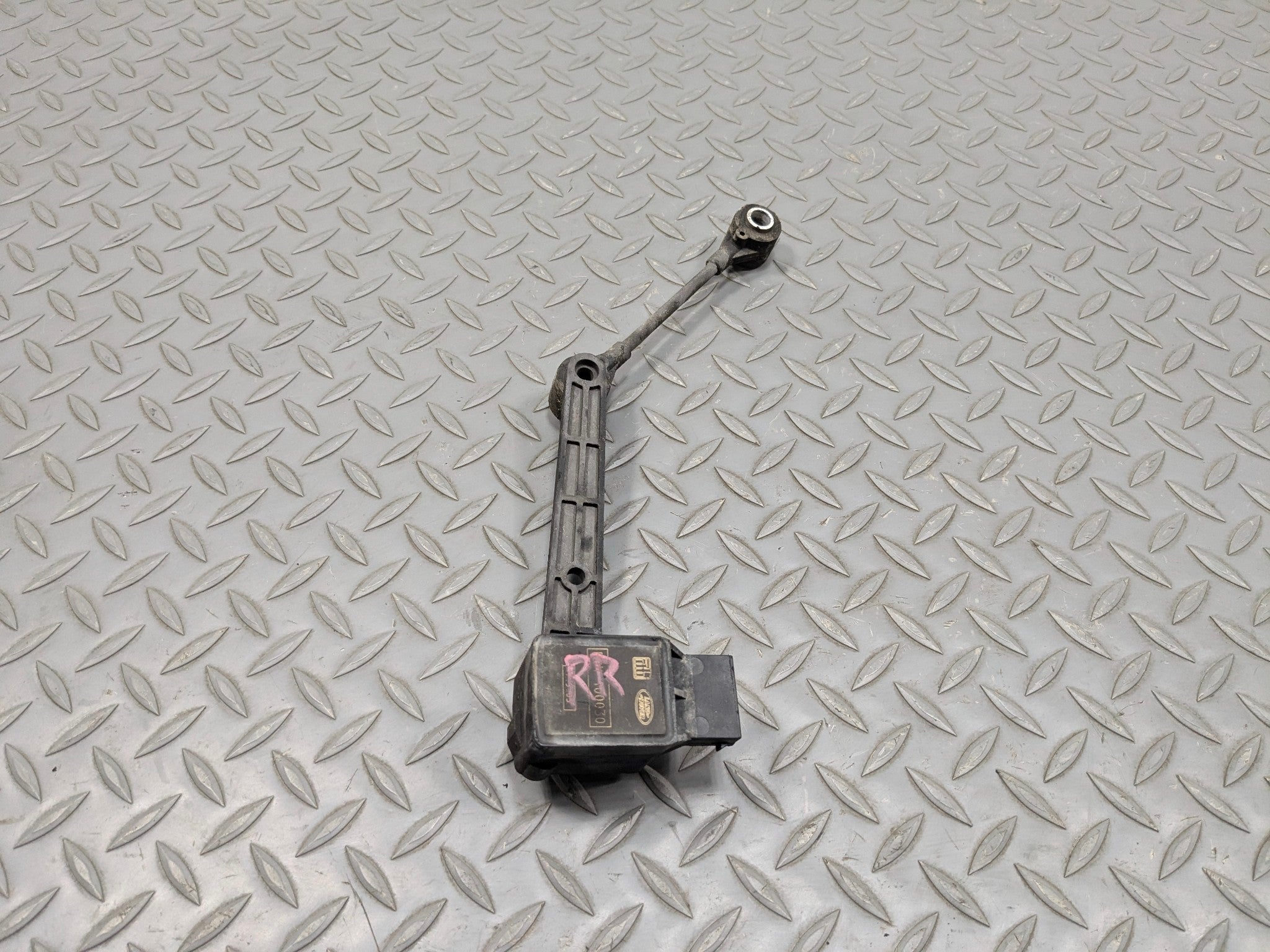 03-05 LAND ROVER RANGE ROVER OEM SUSPENSION HEIGHT LEVEL SENSOR REAR RIGHT SIDE
