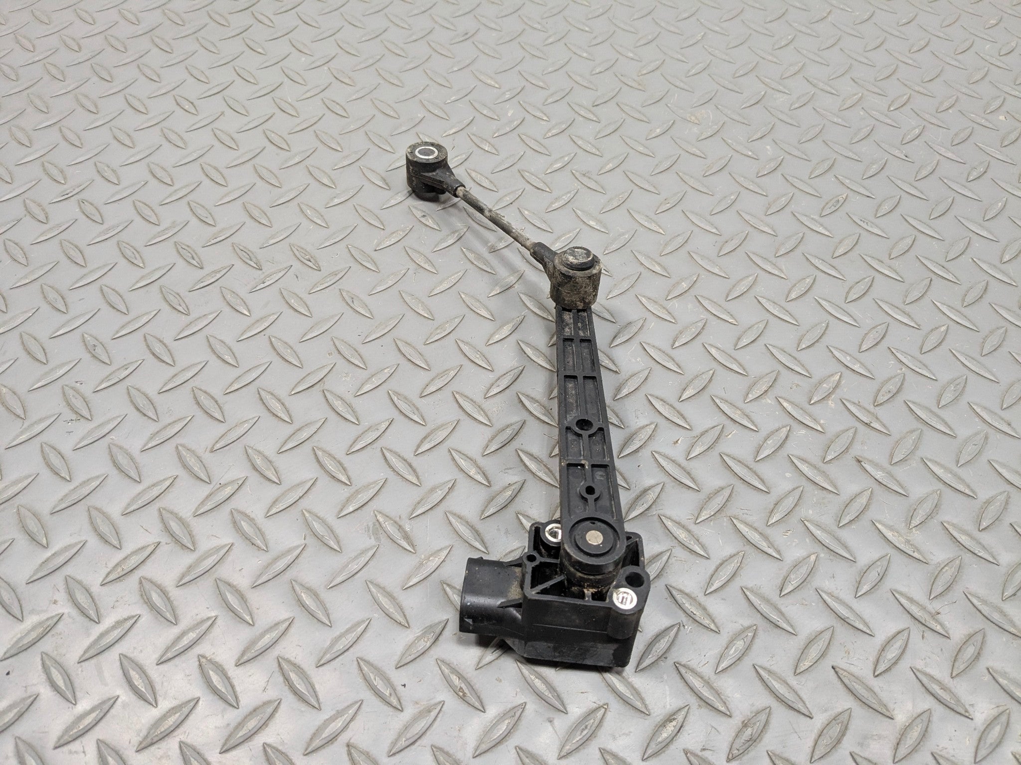 03-05 LAND ROVER RANGE ROVER OEM SUSPENSION HEIGHT LEVEL SENSOR REAR RIGHT SIDE