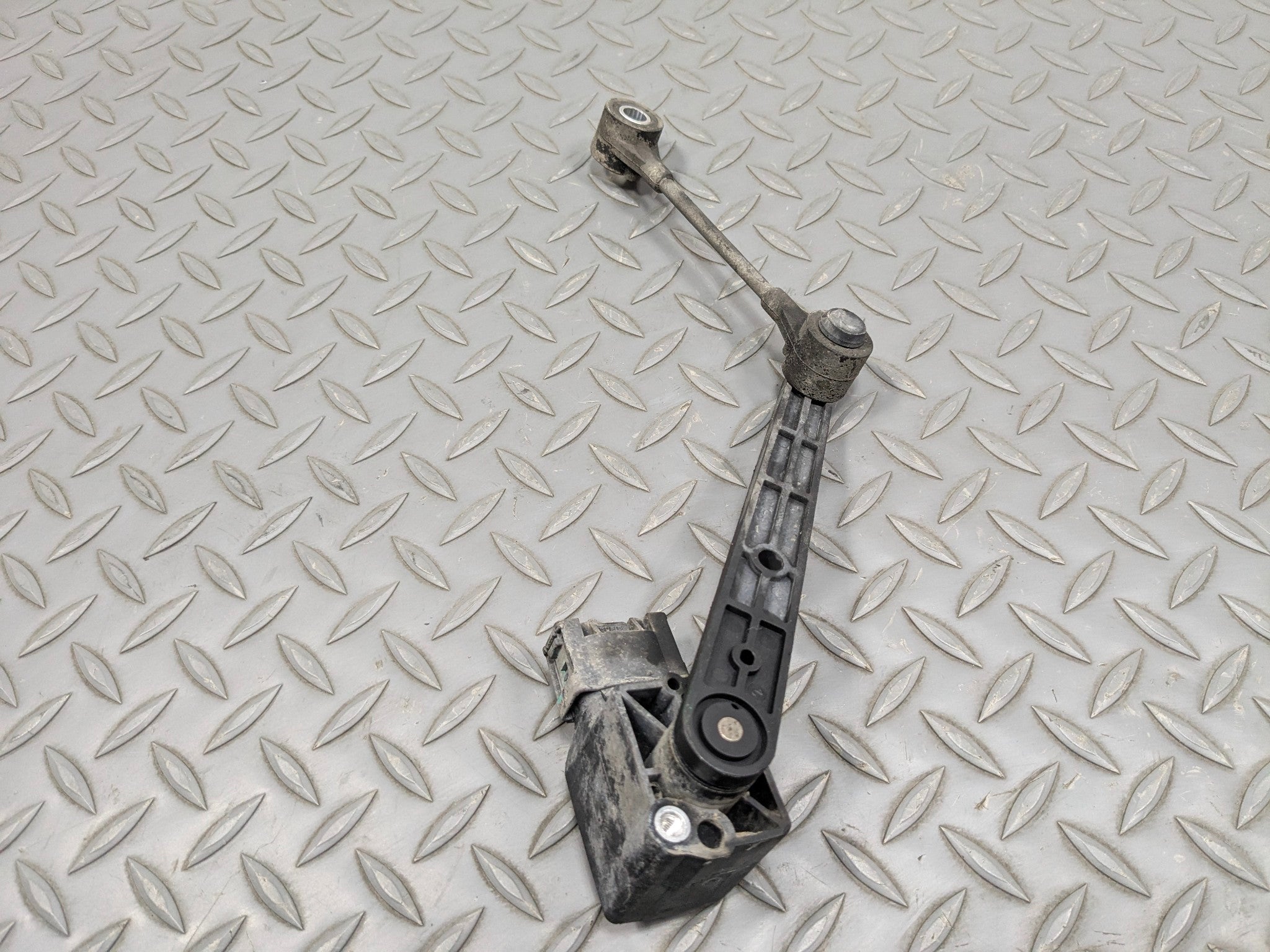 03 - 05 LAND ROVER RANGE ROVER OEM SUSPENSION HEIGHT LEVEL SENSOR REAR LEFT SIDE