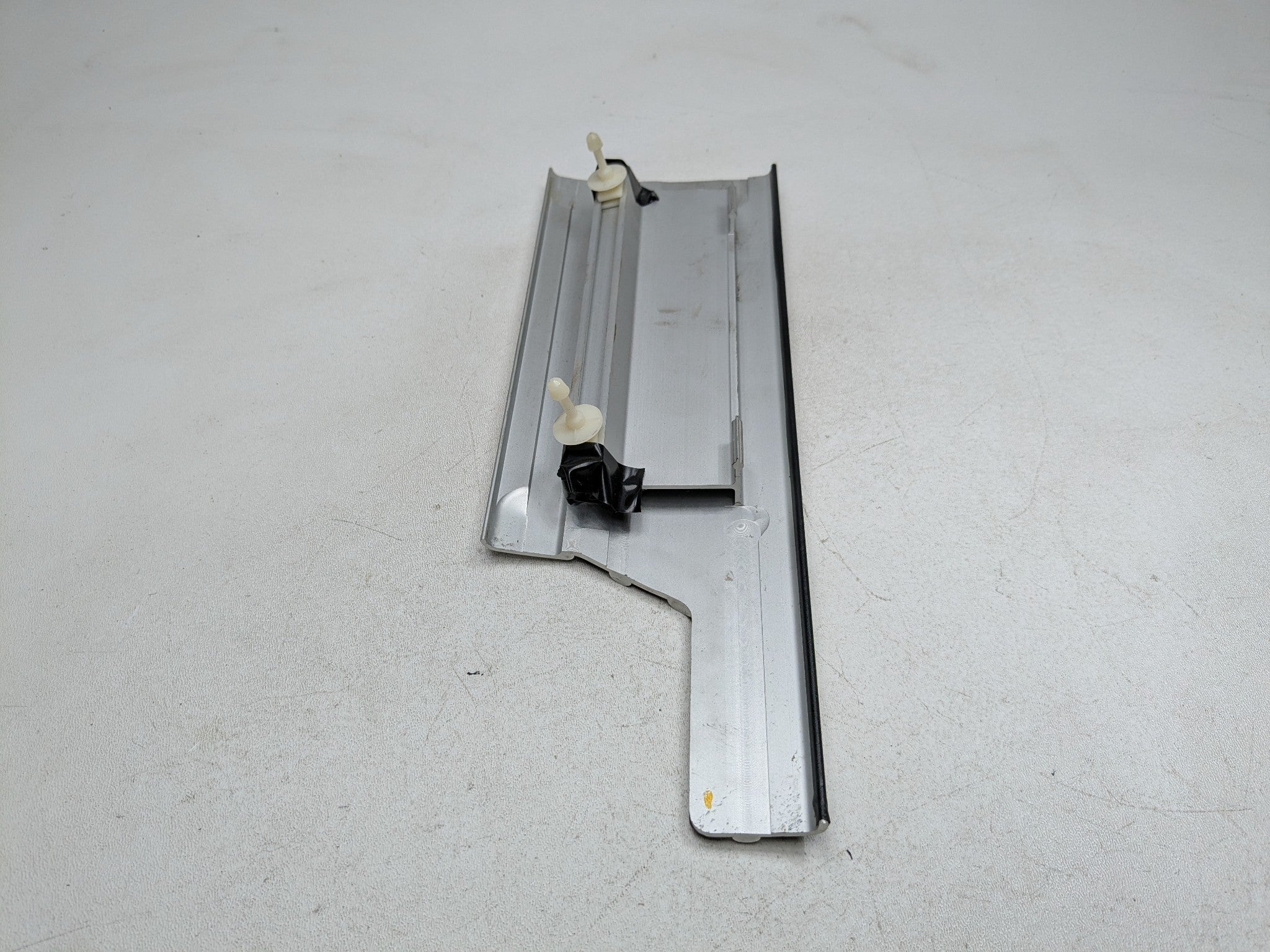03 - 05 LAND ROVER RANGE ROVER OEM DOOR SILL SCUFF PLATE REAR LEFT DRIVER SIDE