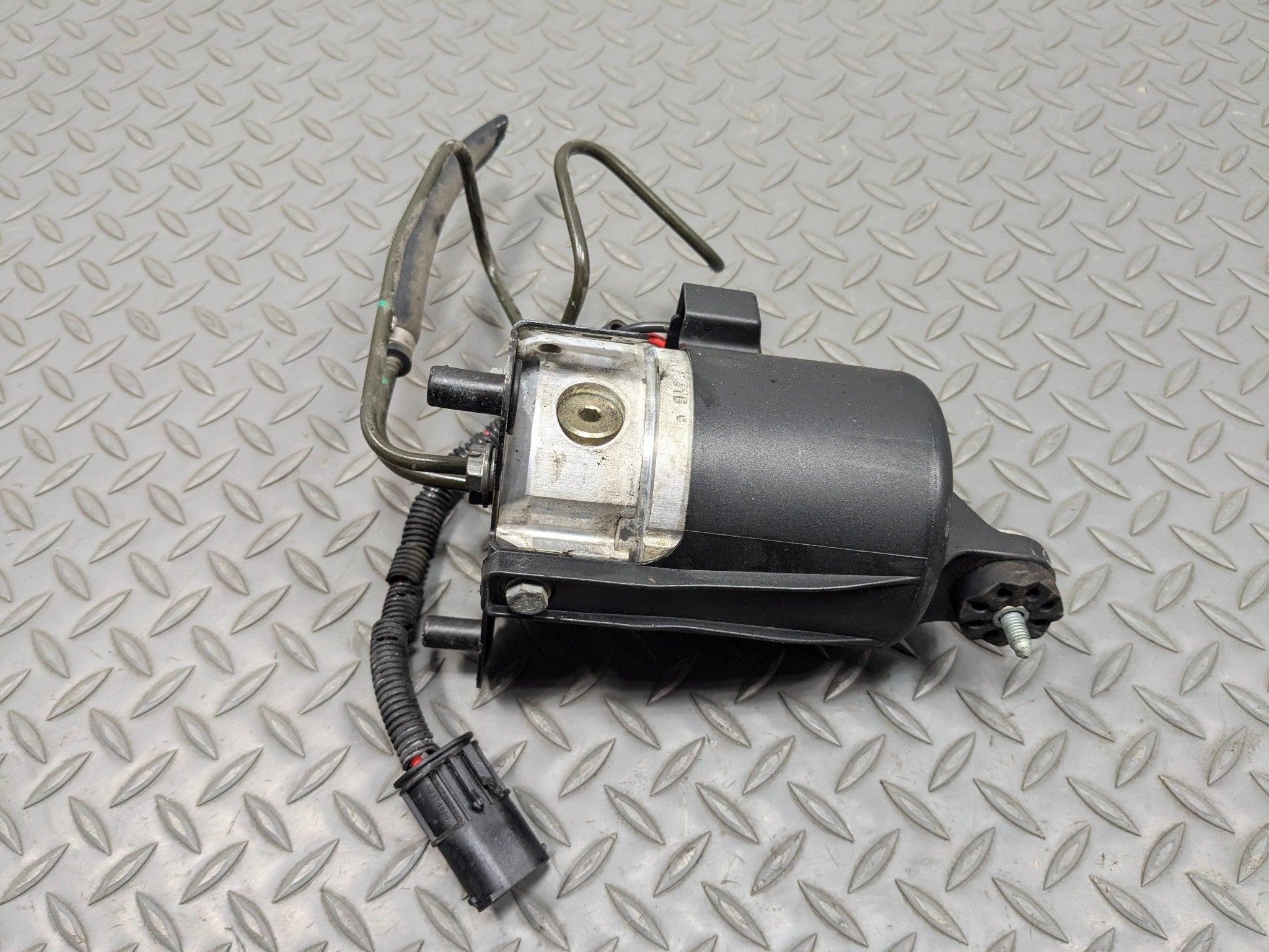 2003 - 2005 LAND ROVER RANGE ROVER OEM HYDRAULIC BRAKE COMPRESSOR VACUUM PUMP
