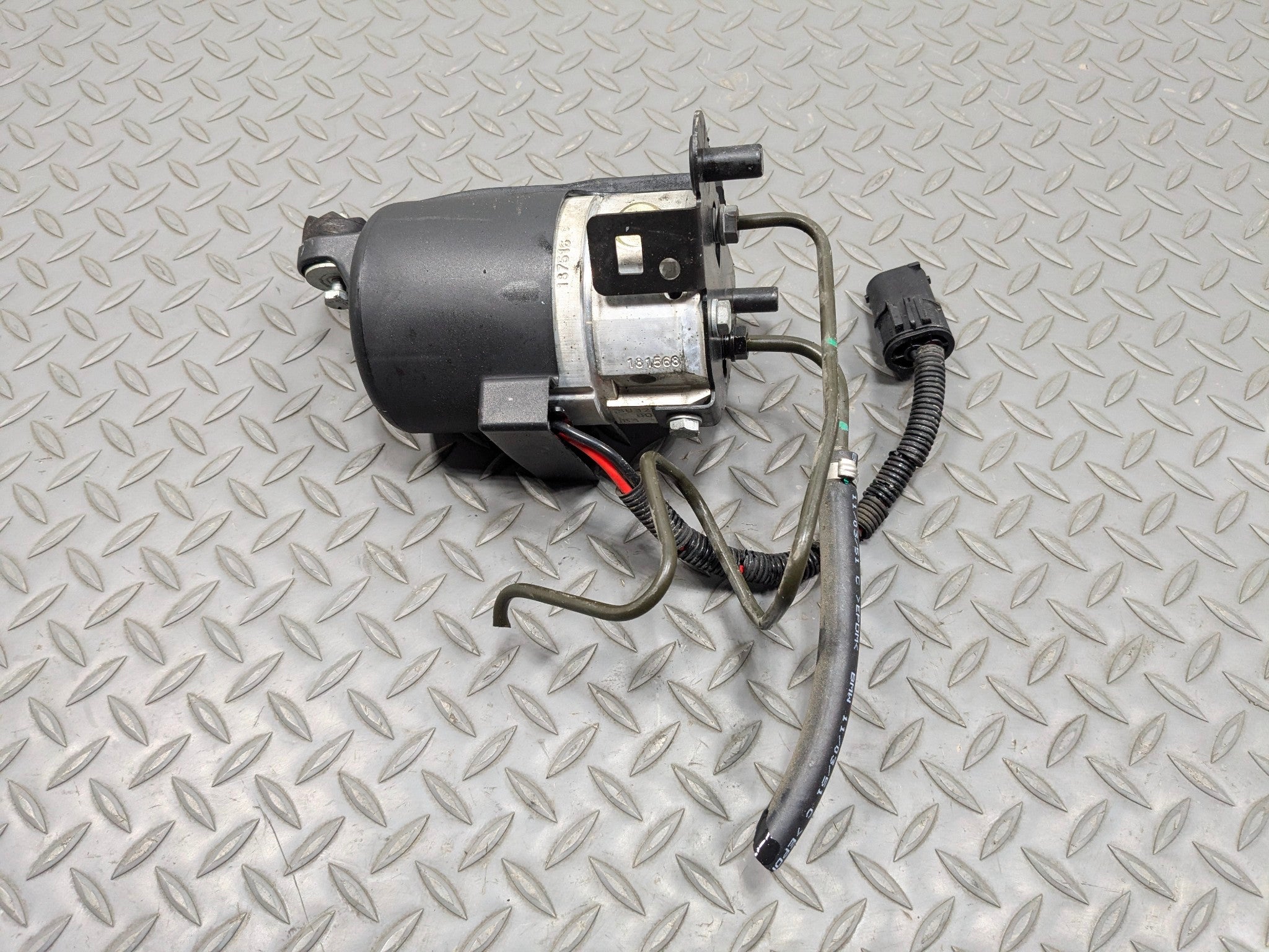 2003 - 2005 LAND ROVER RANGE ROVER OEM HYDRAULIC BRAKE COMPRESSOR VACUUM PUMP