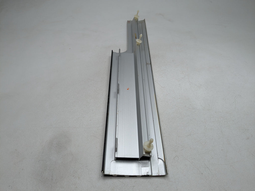 2003 - 2005 LAND ROVER RANGE ROVER OEM DOOR SILL SCUFF PLATE FRONT RIGHT SIDE