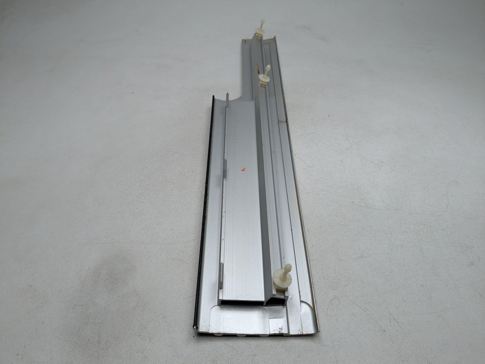 2003 - 2005 LAND ROVER RANGE ROVER OEM DOOR SILL SCUFF PLATE FRONT RIGHT SIDE