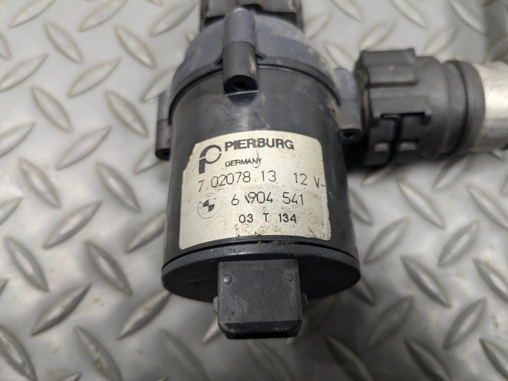 2003 - 2005 LAND ROVER RANGE ROVER OEM AUXILIARY WATER PUMP WITH HOSE PIPE