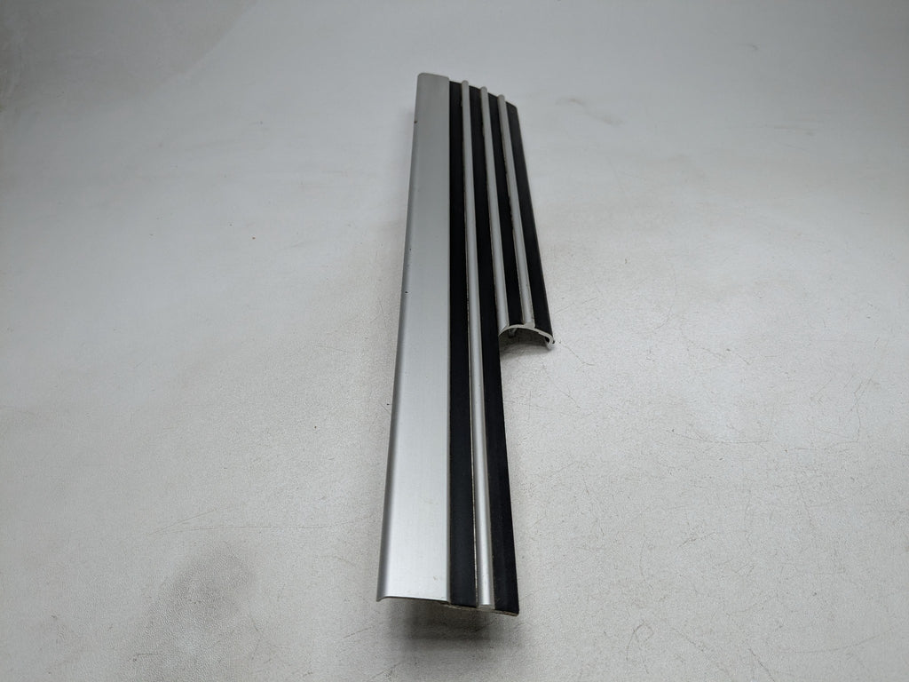 03 - 05 LAND ROVER RANGE ROVER OEM DOOR SILL SCUFF PLATE FRONT LEFT DRIVER SIDE