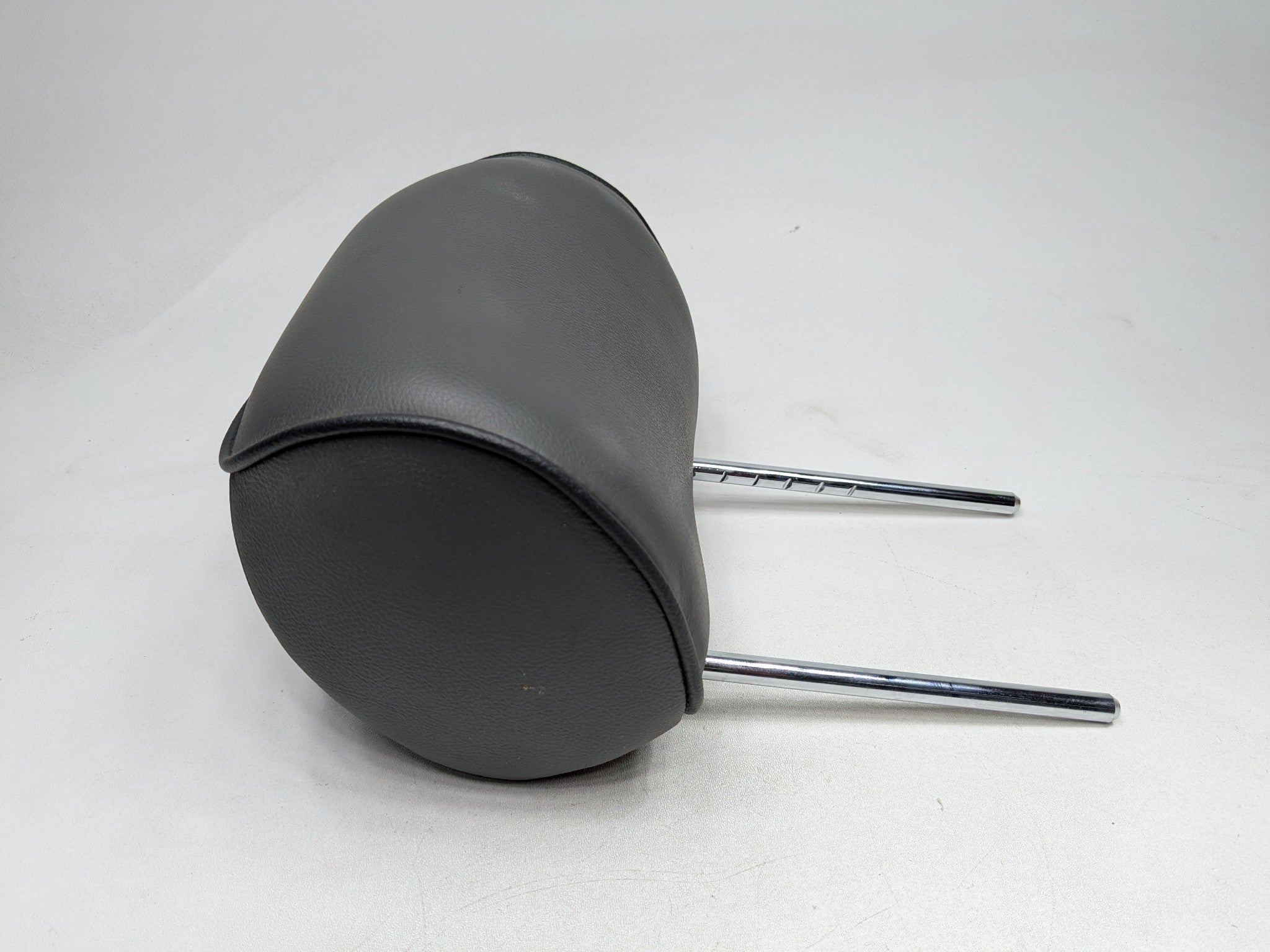 03 - 2005 LAND ROVER RANGE ROVER OEM SEAT HEADREST LEATHER BLACK REAR RIGHT SIDE