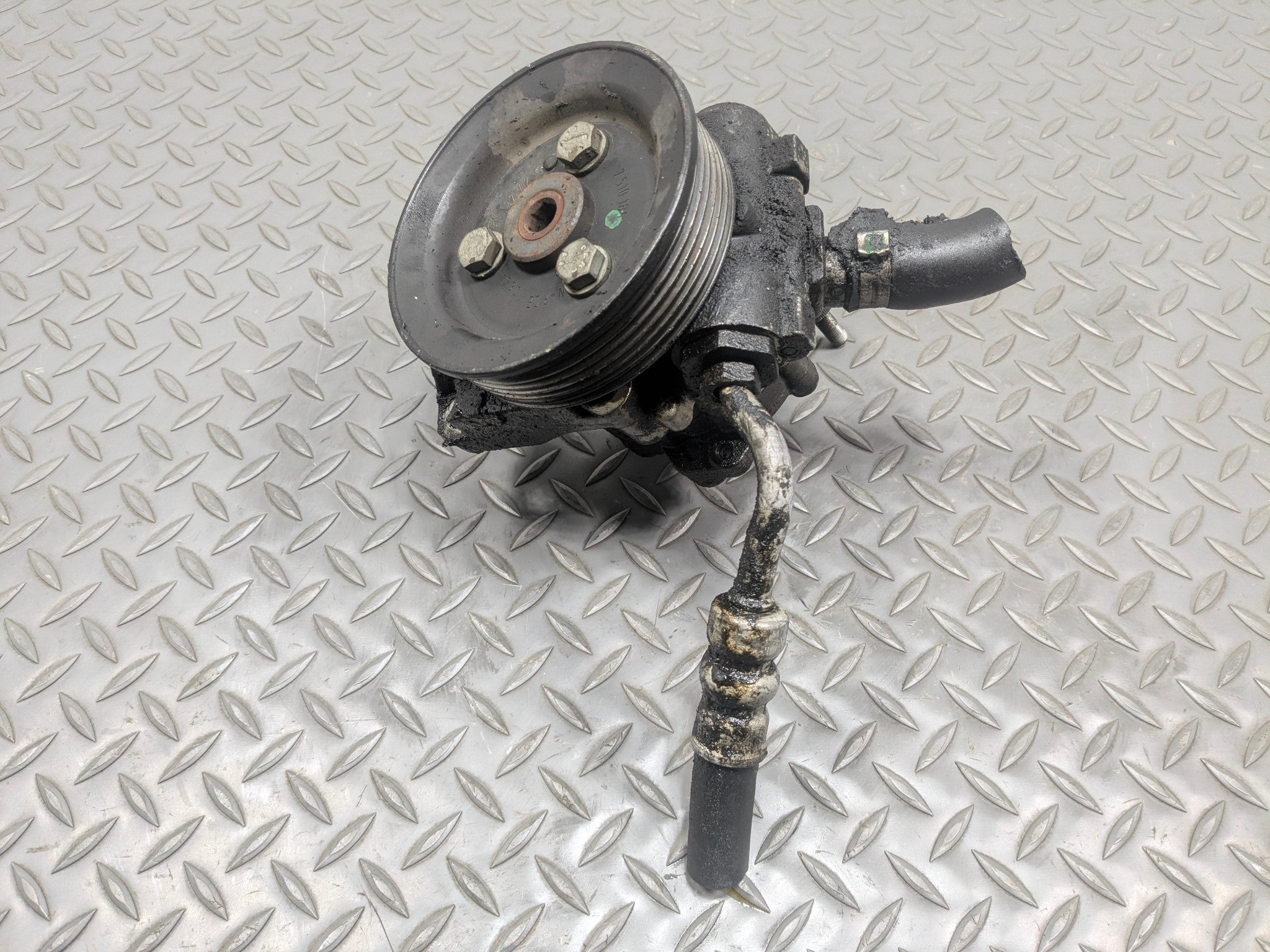 2003 - 2005 LAND ROVER RANGE ROVER OEM POWER STEERING PUMP MOTOR ASSEMBLY