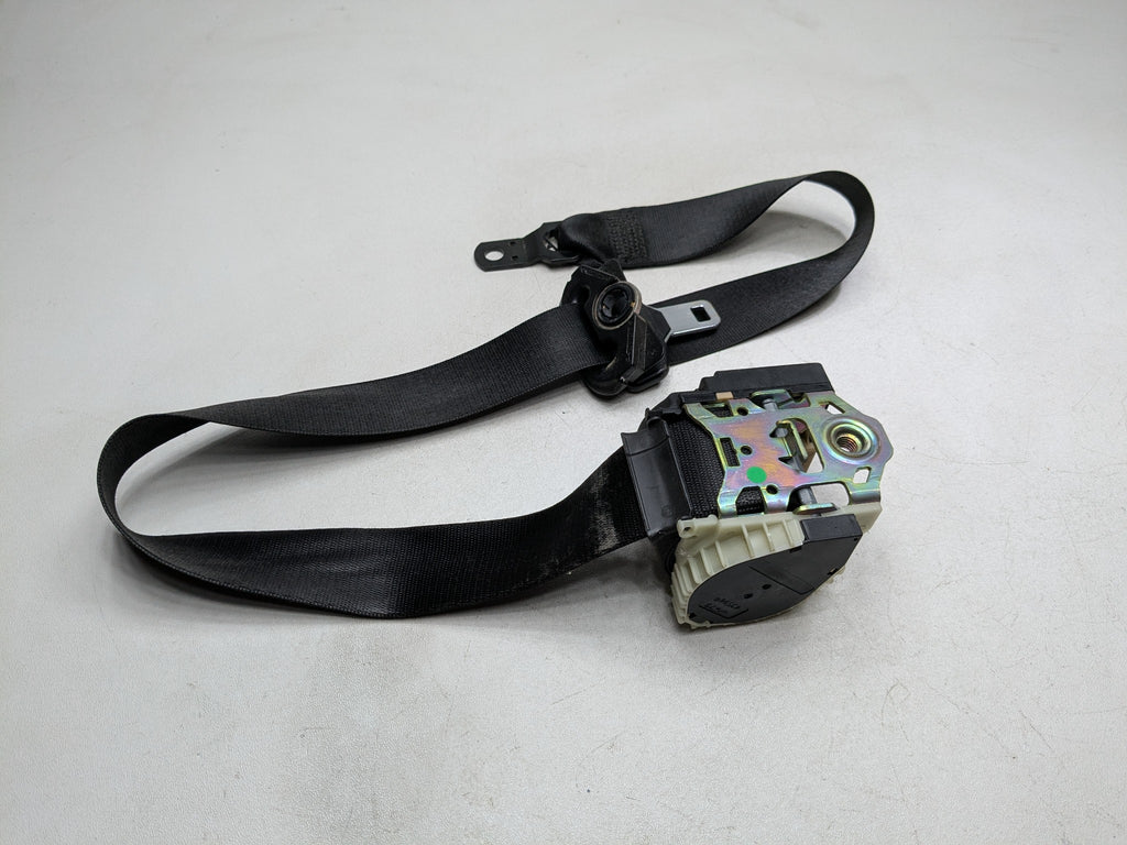 2003 - 2005 LAND ROVER RANGE ROVER OEM SEAT BELT RETRACTOR REAR LEFT CENTER