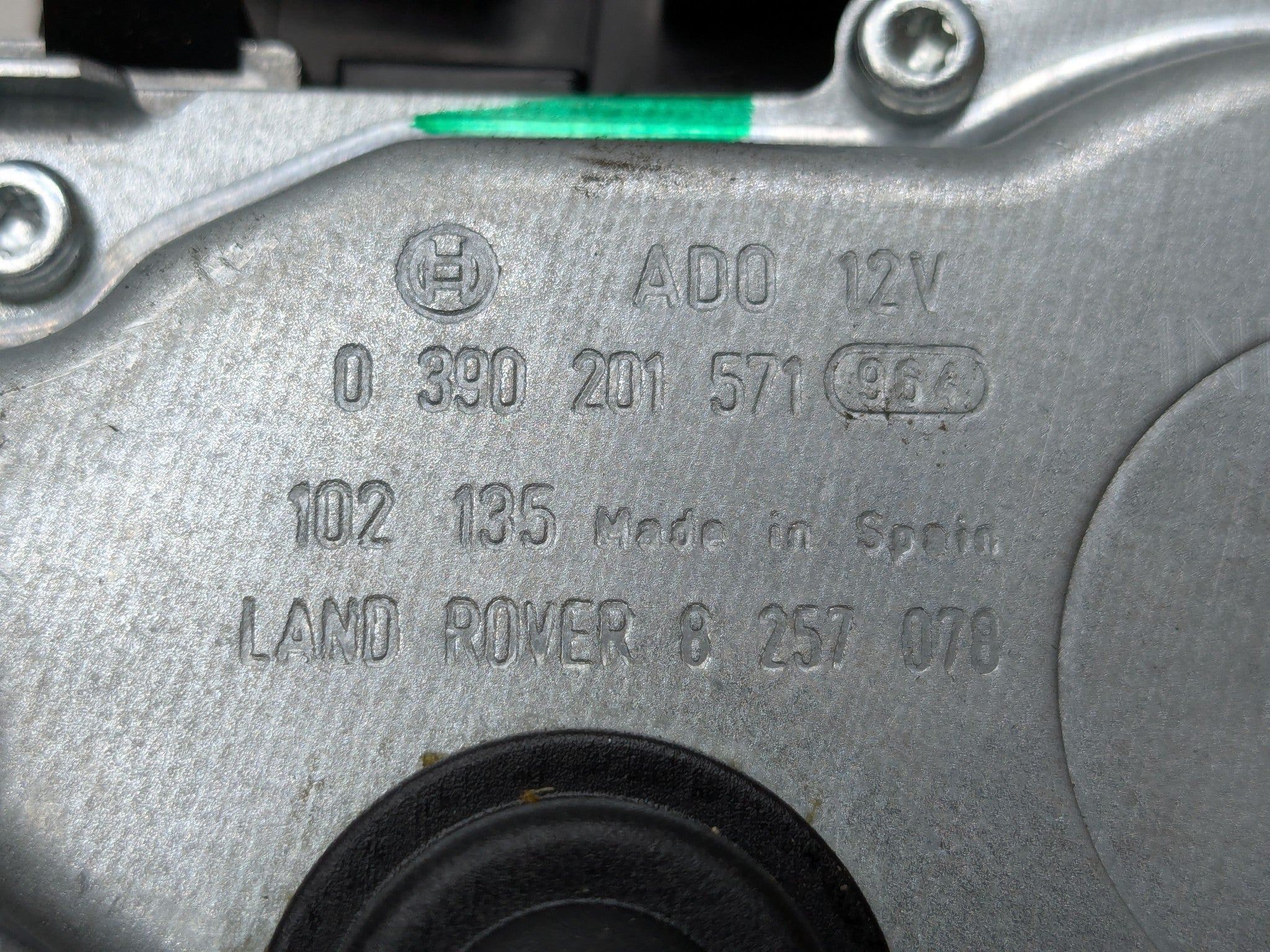 2003 - 2005 LAND ROVER RANGE ROVER OEM GLASS WIPER MOTOR ASSEMBLY REAR SIDE