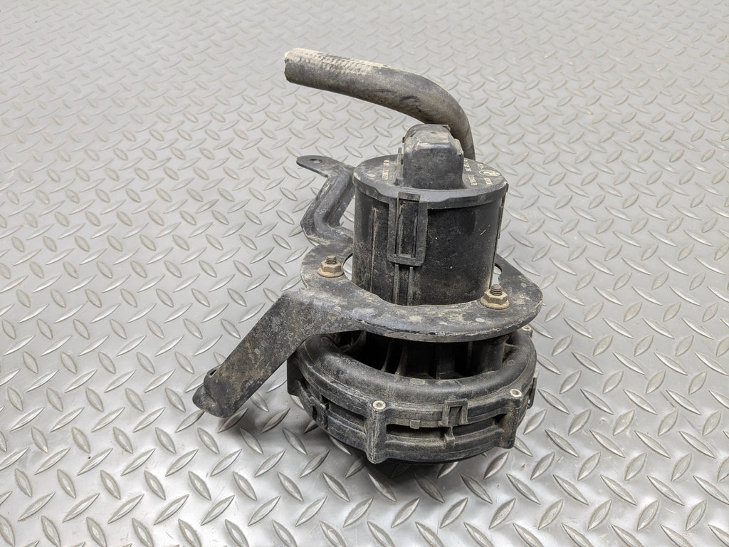 2003 - 2005 LAND ROVER RANGE ROVER OEM SECONDARY AIR BLOWER PUMP AND BRACKET