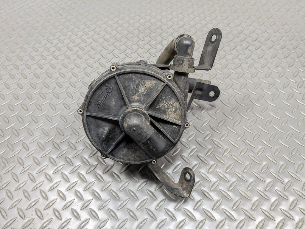 2003 - 2005 LAND ROVER RANGE ROVER OEM SECONDARY AIR BLOWER PUMP AND BRACKET