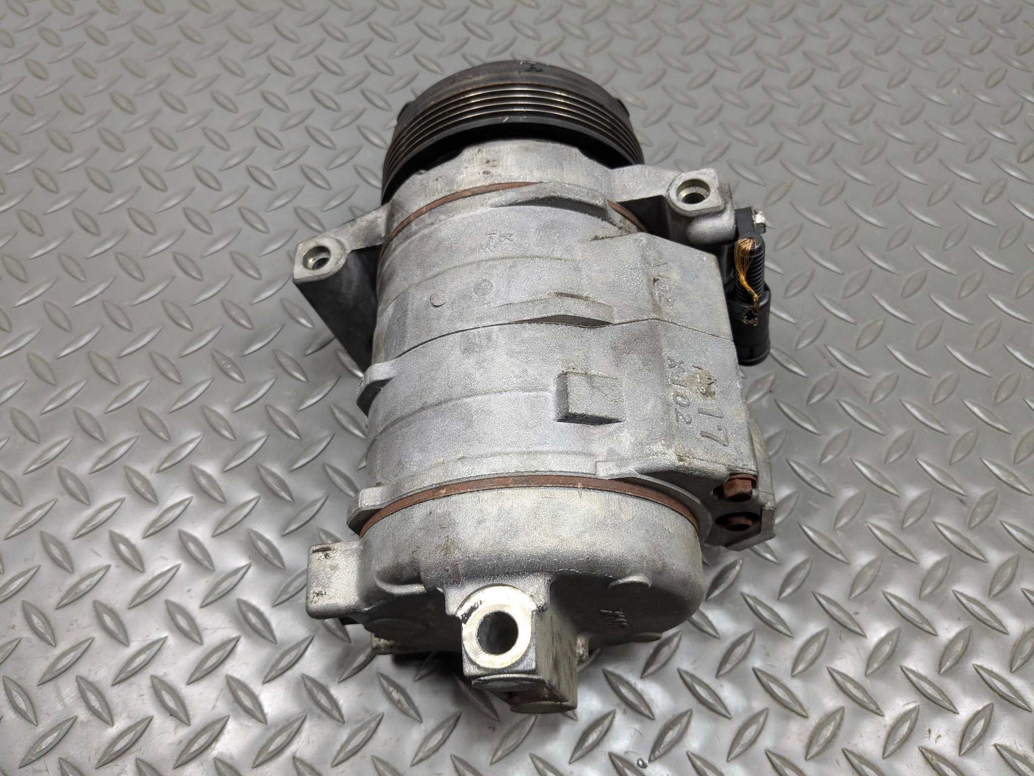 03 - 05 LAND ROVER RANGE ROVER OEM AC AIR CONDITIONING AIR COMPRESSOR PUMP UNIT