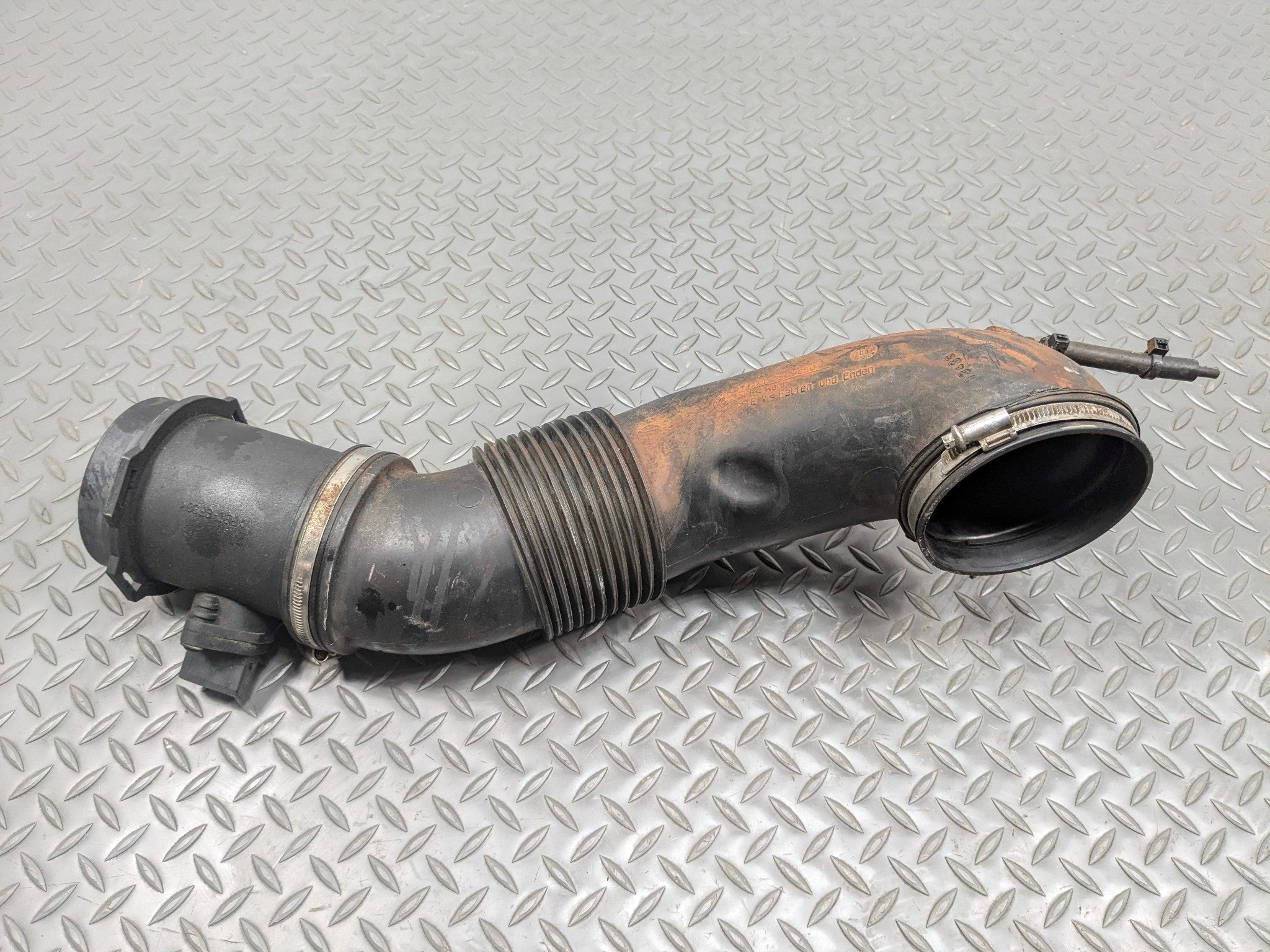 2003 - 2005 LAND ROVER RANGE ROVER OEM MASS AIR FLOW SENSOR METER WITH PIPE