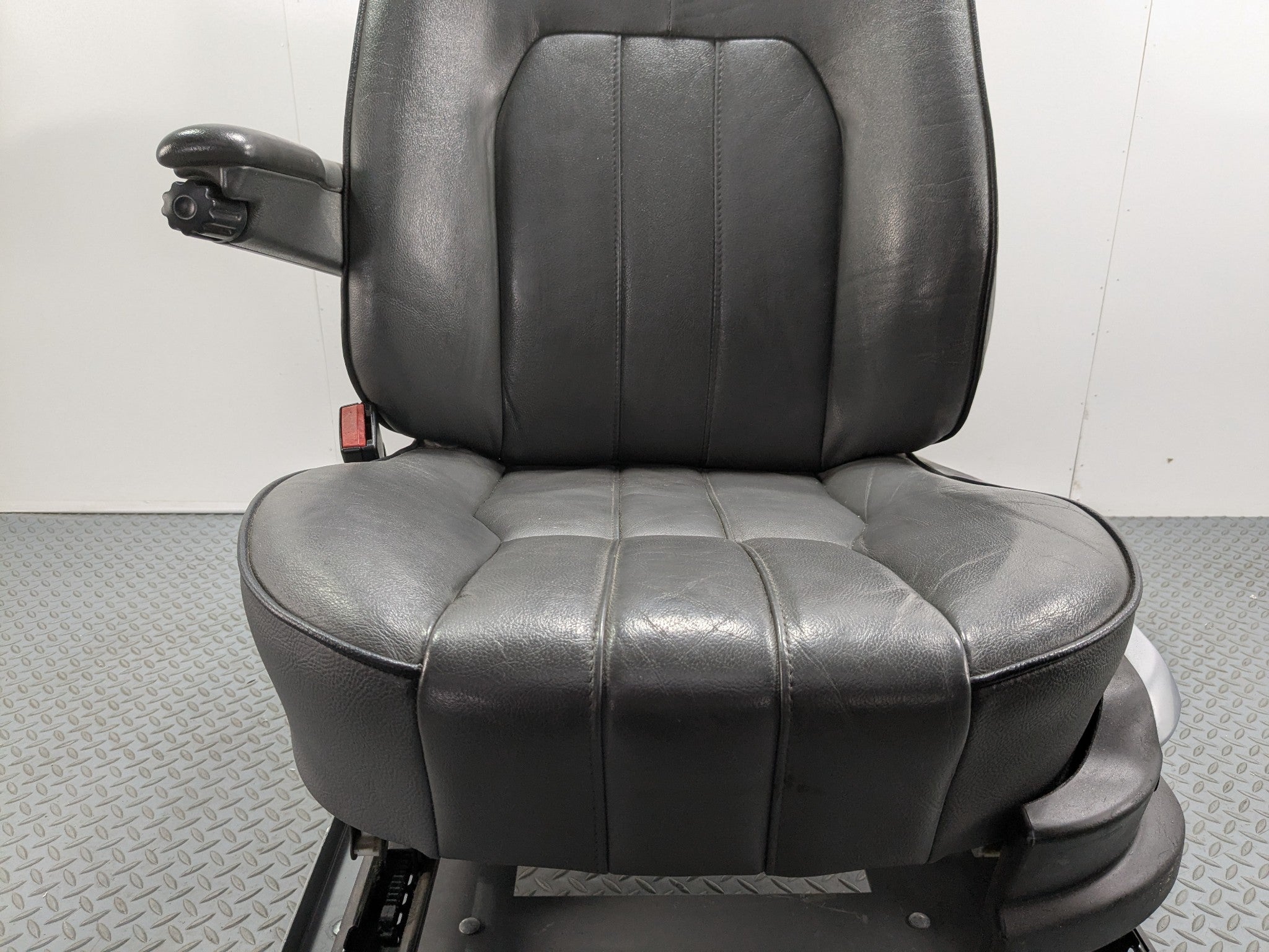 03 - 2005 LAND ROVER RANGE ROVER OEM SEAT ASSEMBLY BLACK LEATHER FRONT LEFT SIDE