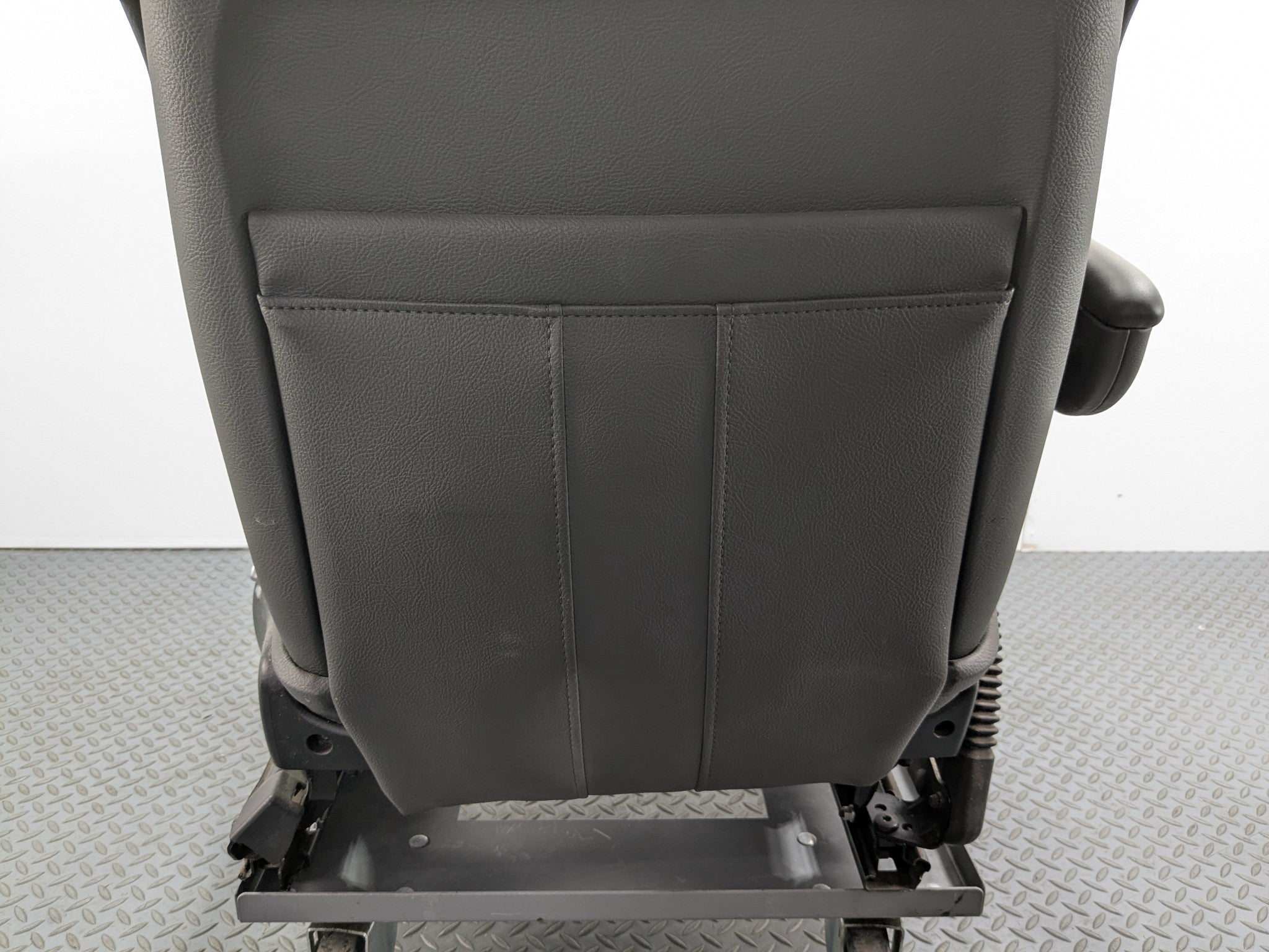 03 - 2005 LAND ROVER RANGE ROVER OEM SEAT ASSEMBLY BLACK LEATHER FRONT LEFT SIDE