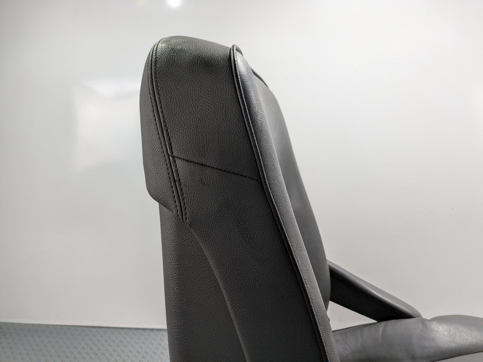 03 - 05 LAND ROVER RANGE ROVER OEM SEAT ASSEMBLY BLACK LEATHER FRONT RIGHT SIDE