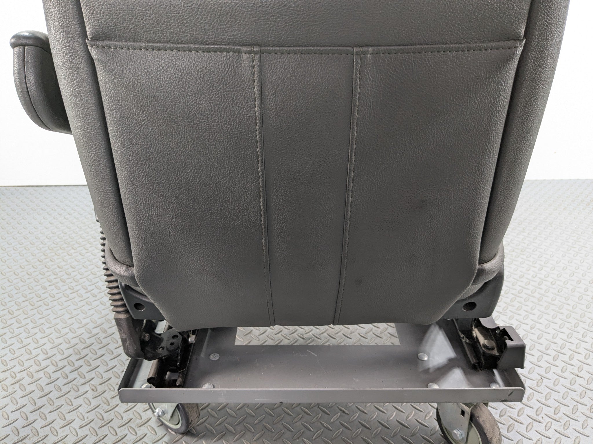 03 - 05 LAND ROVER RANGE ROVER OEM SEAT ASSEMBLY BLACK LEATHER FRONT RIGHT SIDE