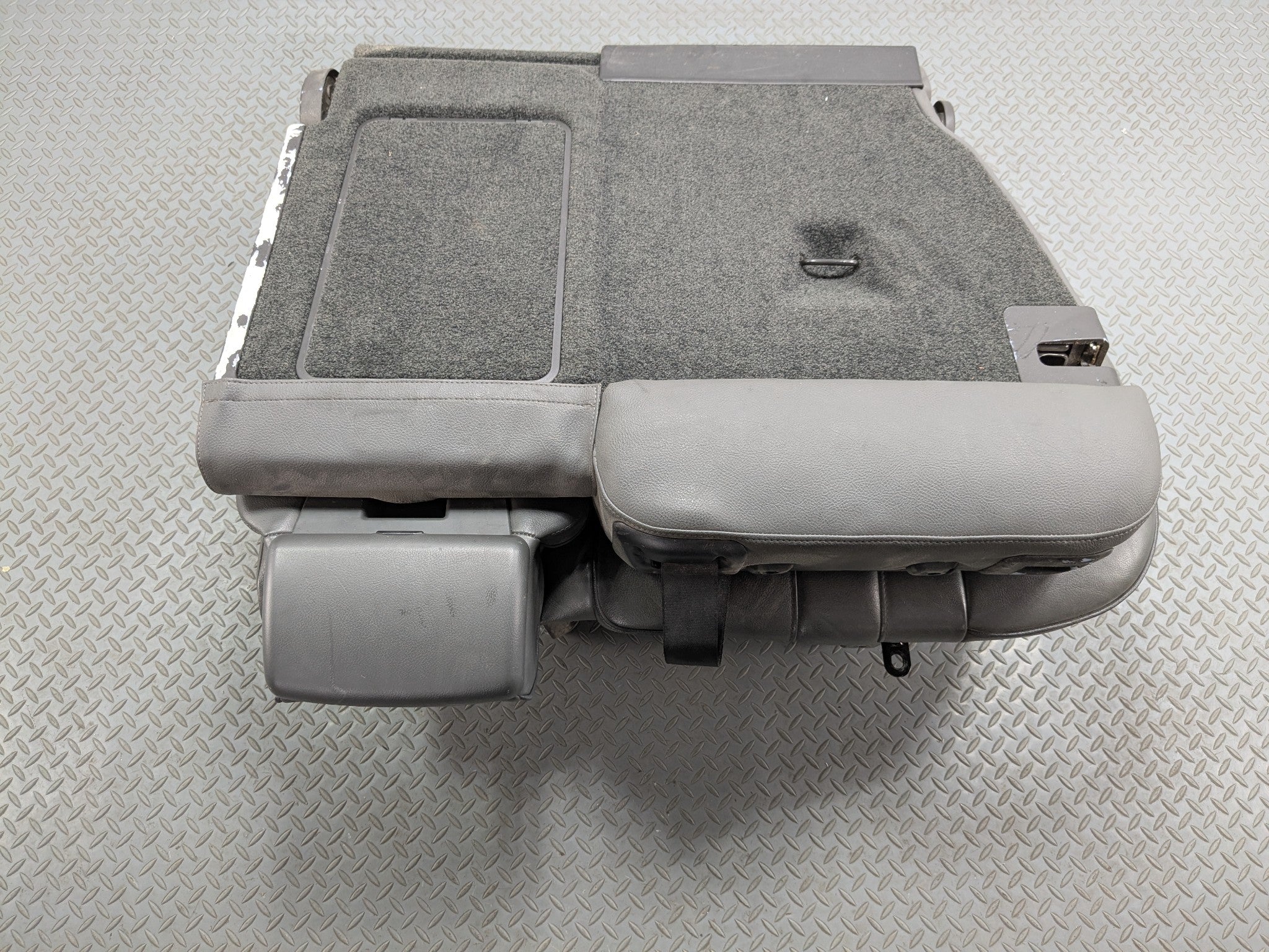 03 - 05 LAND ROVER RANGE ROVER OEM SEAT BLACK LEATHER WITH BUCKLE REAR LEFT SIDE