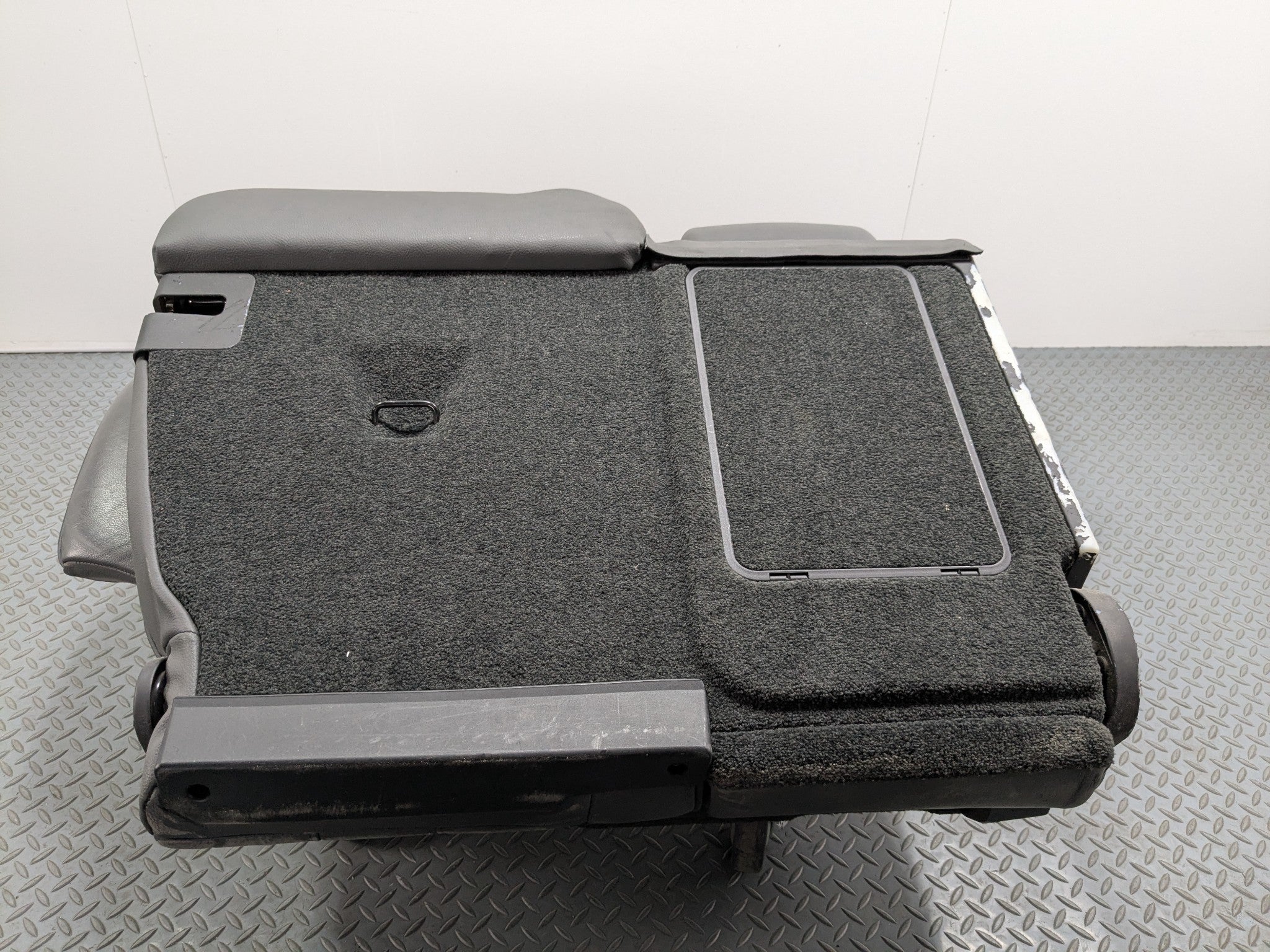 03 - 05 LAND ROVER RANGE ROVER OEM SEAT BLACK LEATHER WITH BUCKLE REAR LEFT SIDE