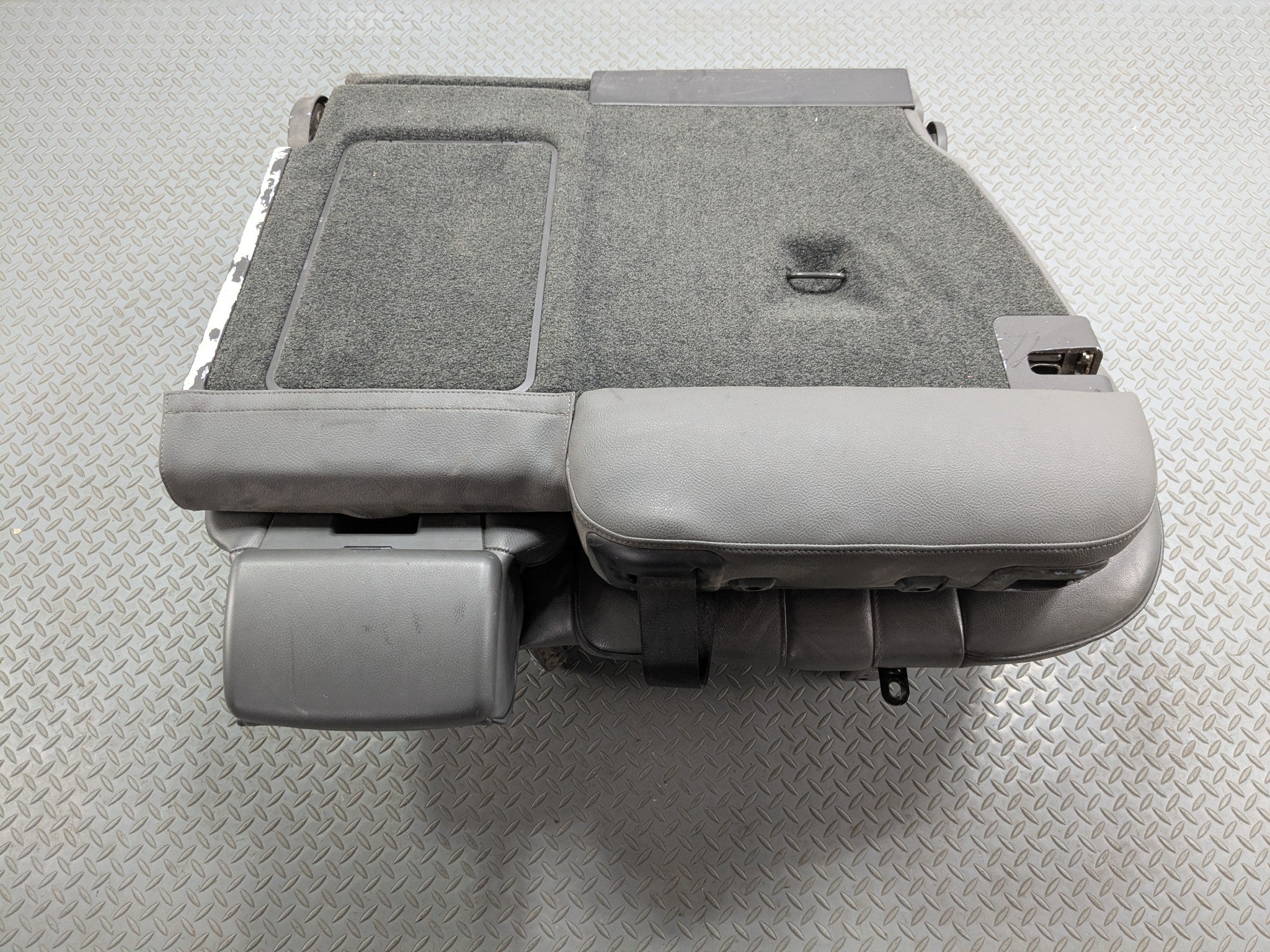 03 - 05 LAND ROVER RANGE ROVER OEM SEAT BLACK LEATHER WITH BUCKLE REAR LEFT SIDE