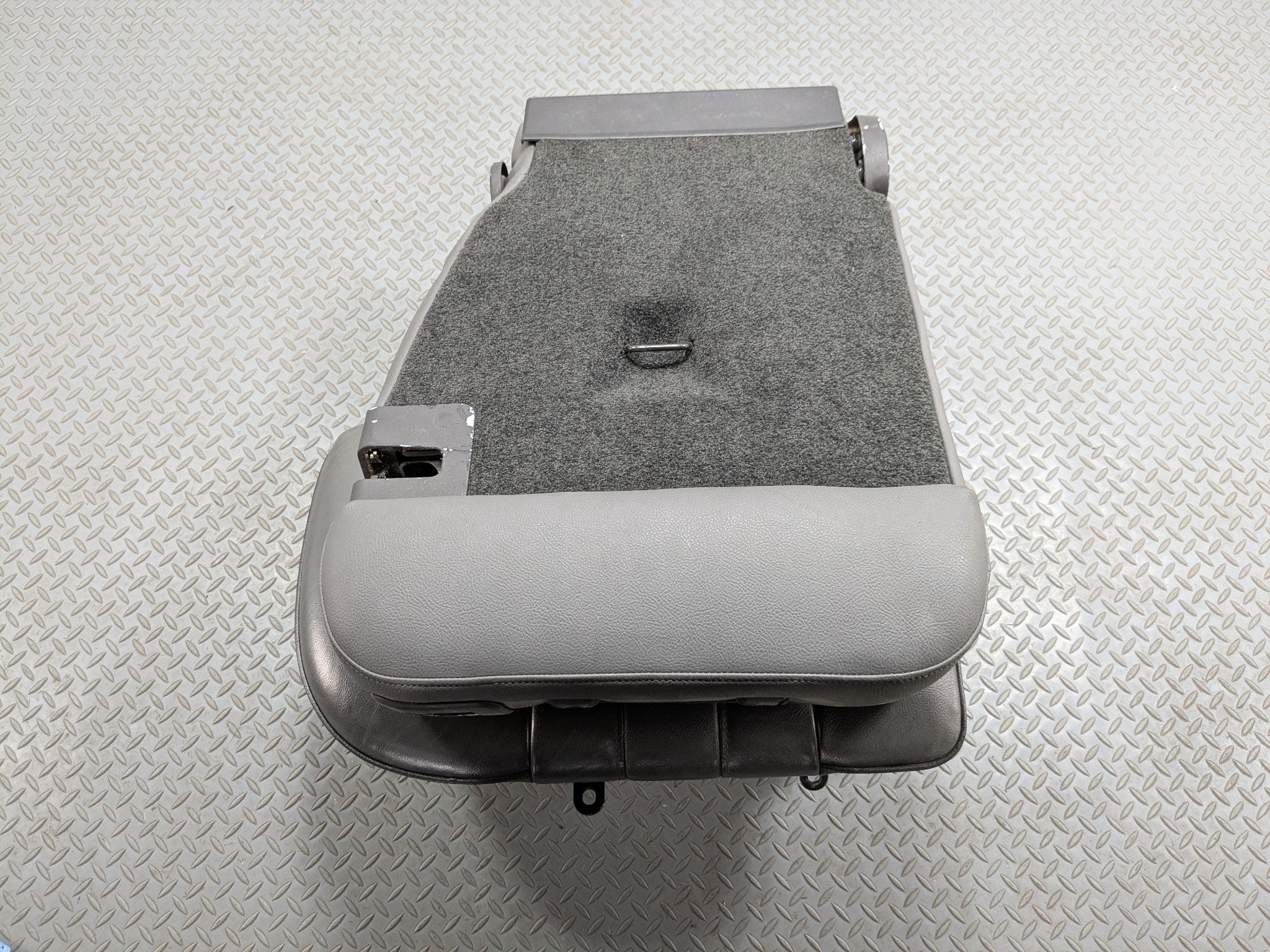 03 - 05 LAND ROVER RANGE ROVER OEM SEAT BLACK LEATHER WITH BUCKLE REAR RIGH SIDE