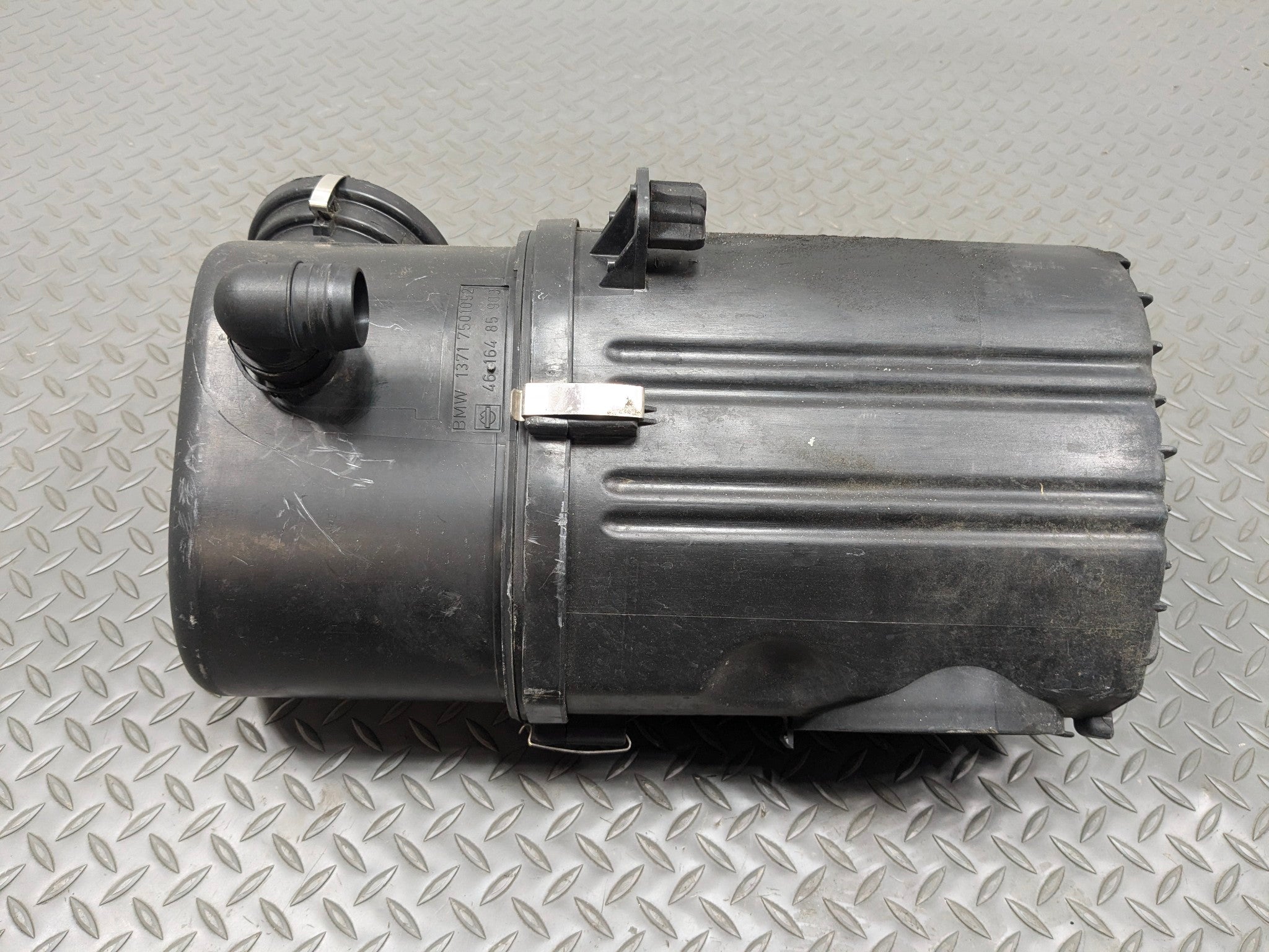 2003 - 2005 LAND ROVER RANGE ROVER OEM AIR INTAKE CLEANER FILTER BOX ASSEMBLY