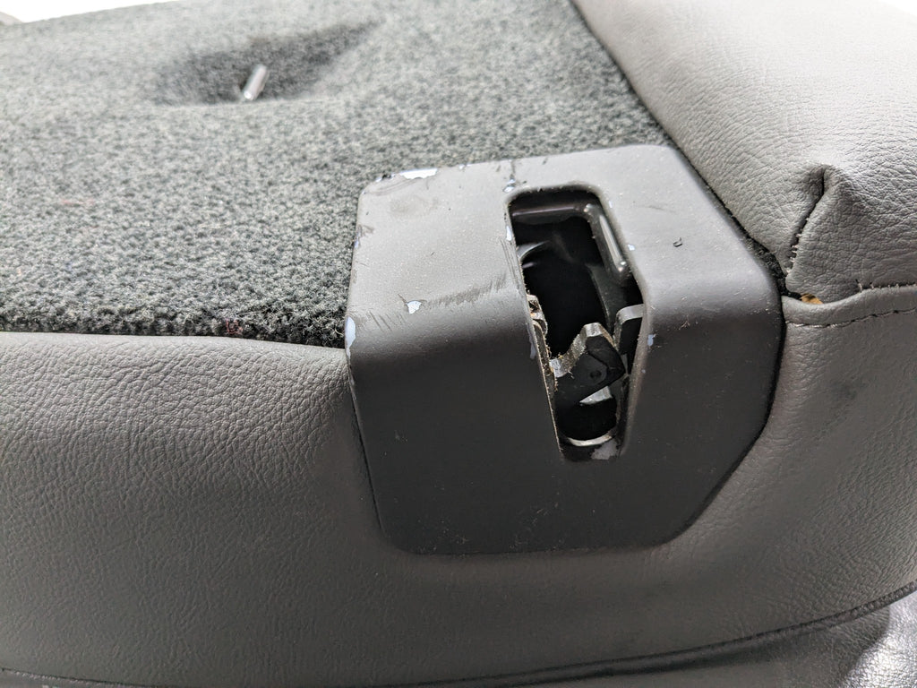 03 - 05 LAND ROVER RANGE ROVER OEM SEAT BLACK LEATHER WITH BUCKLE REAR RIGH SIDE