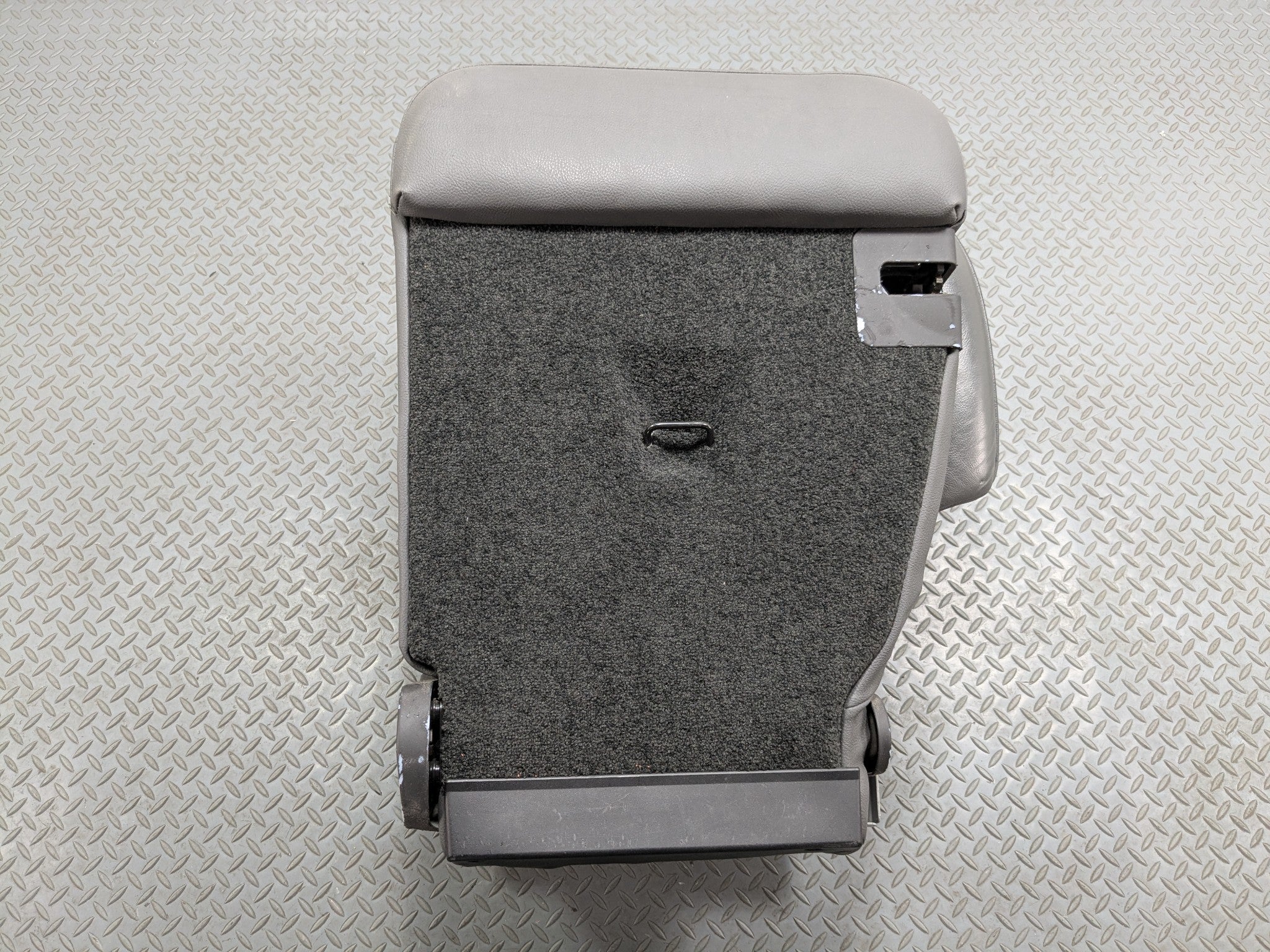 03 - 05 LAND ROVER RANGE ROVER OEM SEAT BLACK LEATHER WITH BUCKLE REAR RIGH SIDE