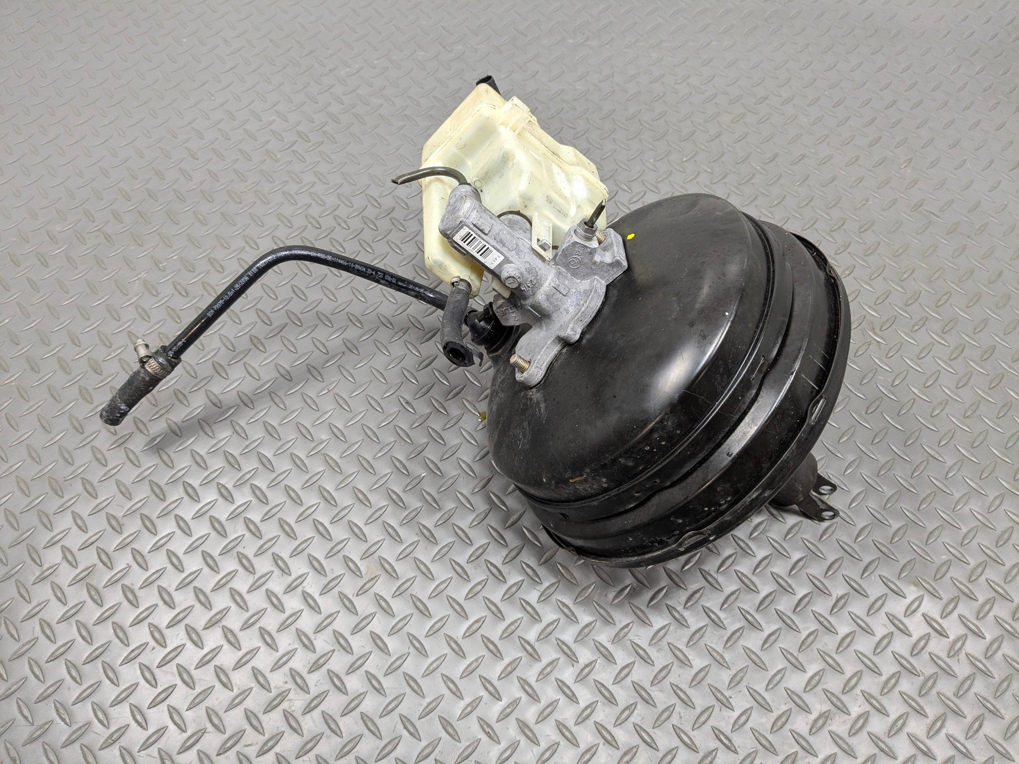 2003 - 2005 LAND ROVER RANGE ROVER OEM POWER BRAKE BOOSTER WITH MASTER CYLINDER