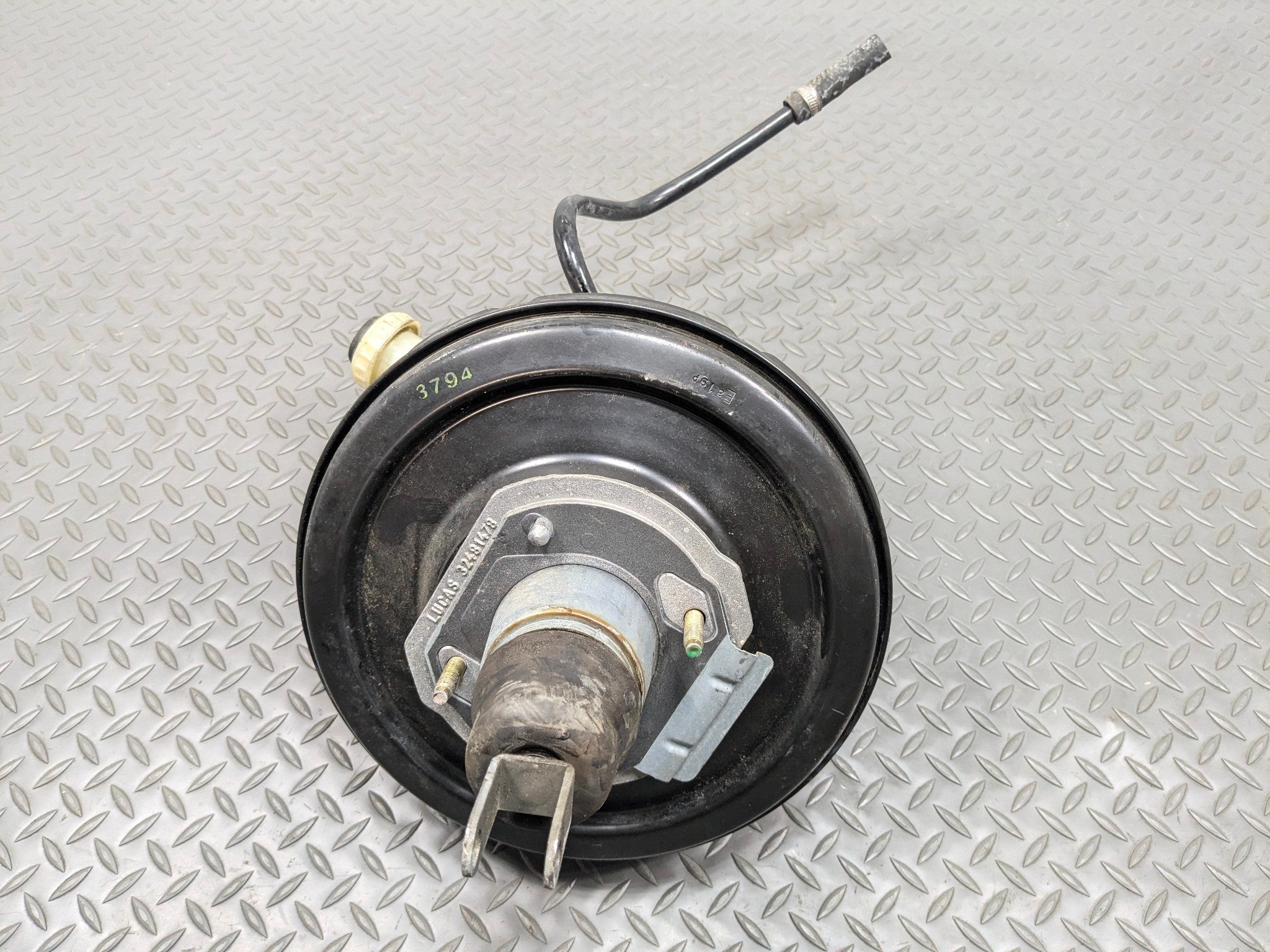 2003 - 2005 LAND ROVER RANGE ROVER OEM POWER BRAKE BOOSTER WITH MASTER CYLINDER