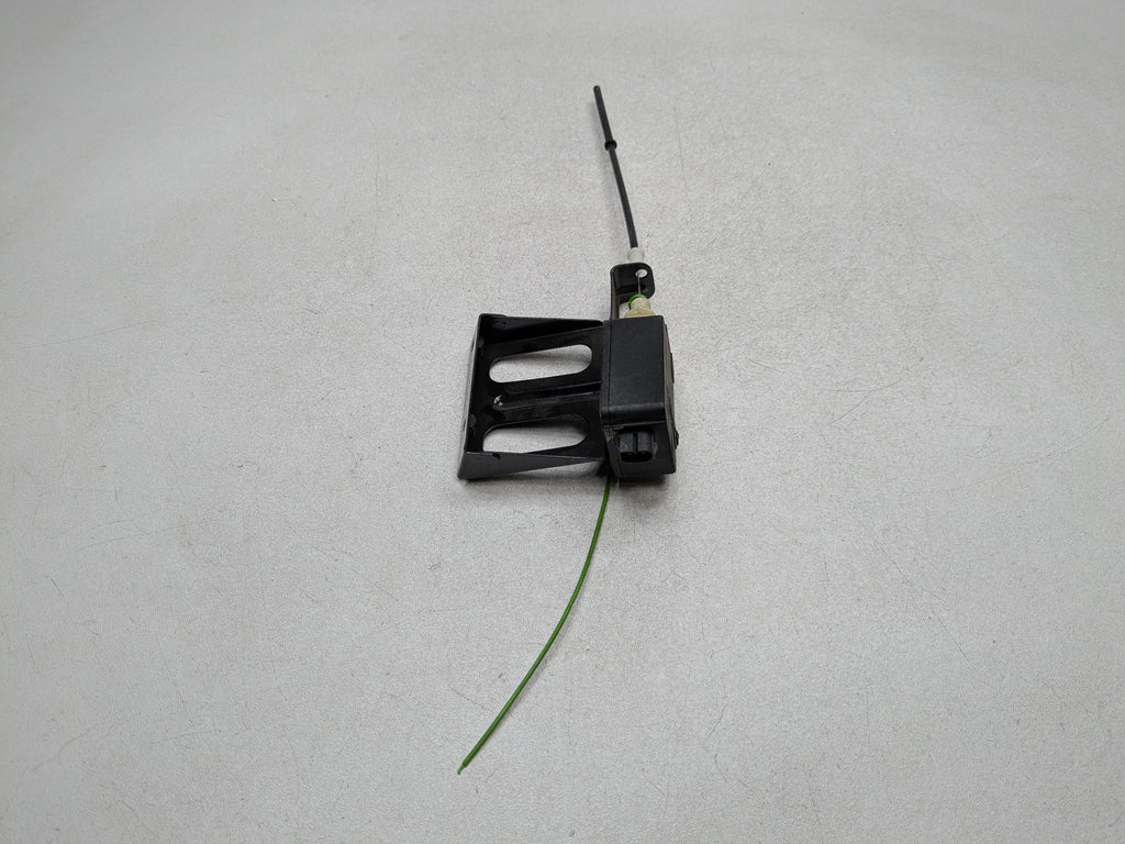 2003 - 2005 LAND ROVER RANGE ROVER OEM FUEL TANK FILLER DOOR LID LOCK ACTUATOR