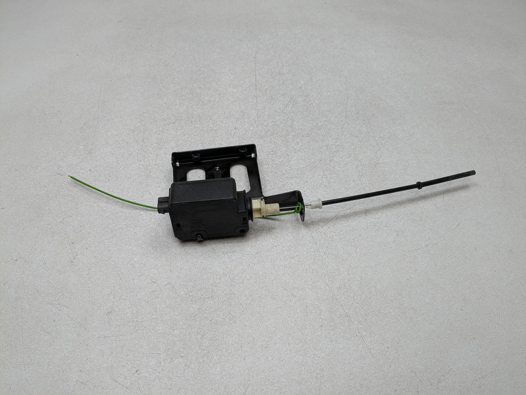 2003 - 2005 LAND ROVER RANGE ROVER OEM FUEL TANK FILLER DOOR LID LOCK ACTUATOR