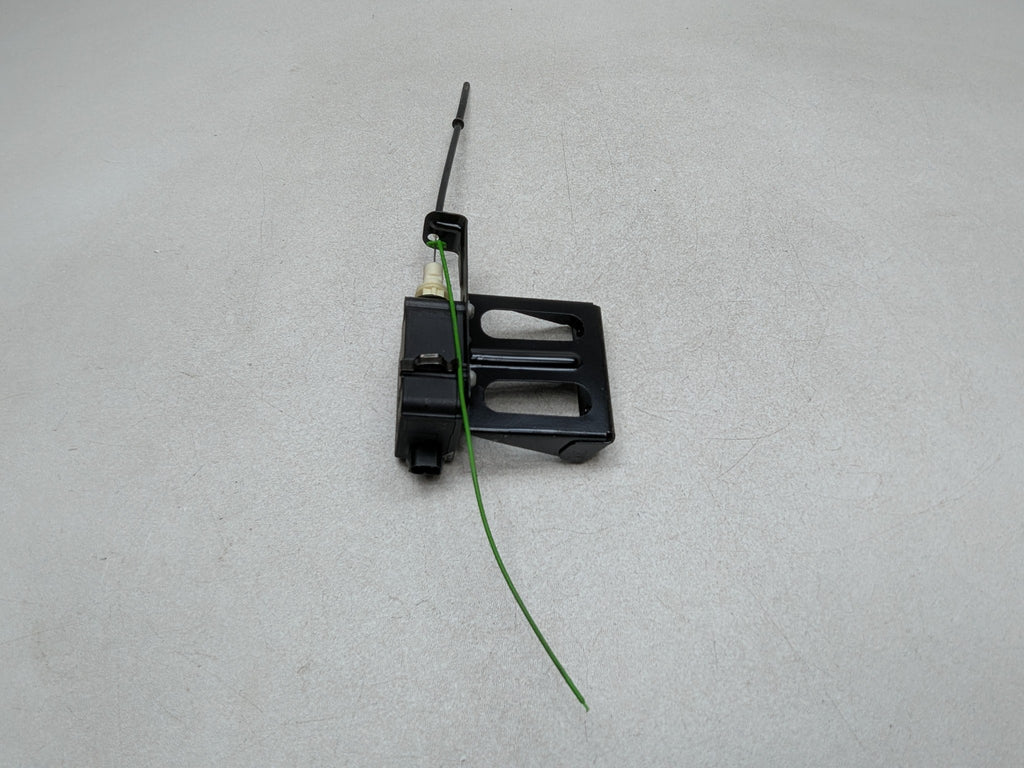 2003 - 2005 LAND ROVER RANGE ROVER OEM FUEL TANK FILLER DOOR LID LOCK ACTUATOR
