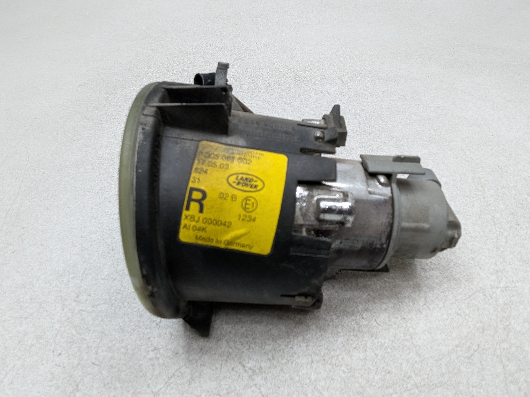 2003 - 2005 LAND ROVER RANGE ROVER OEM FOG LIGHT BUMPER MOUNTED FRONT RIGHT SIDE