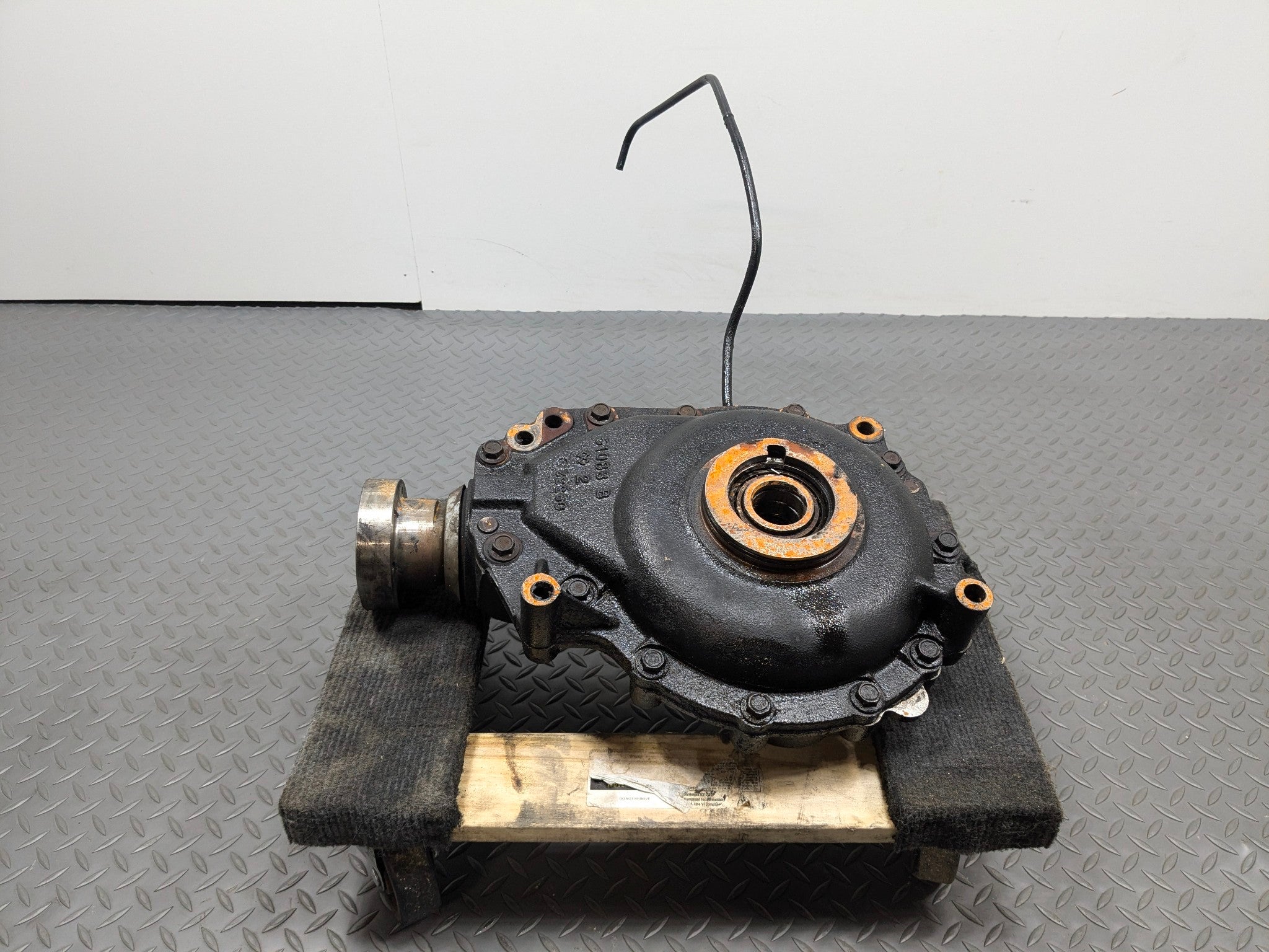 2003 - 2005 LAND ROVER RANGE ROVER OEM FRONT AXLE DIFFERENTIAL CARRIER ASSEMBLY